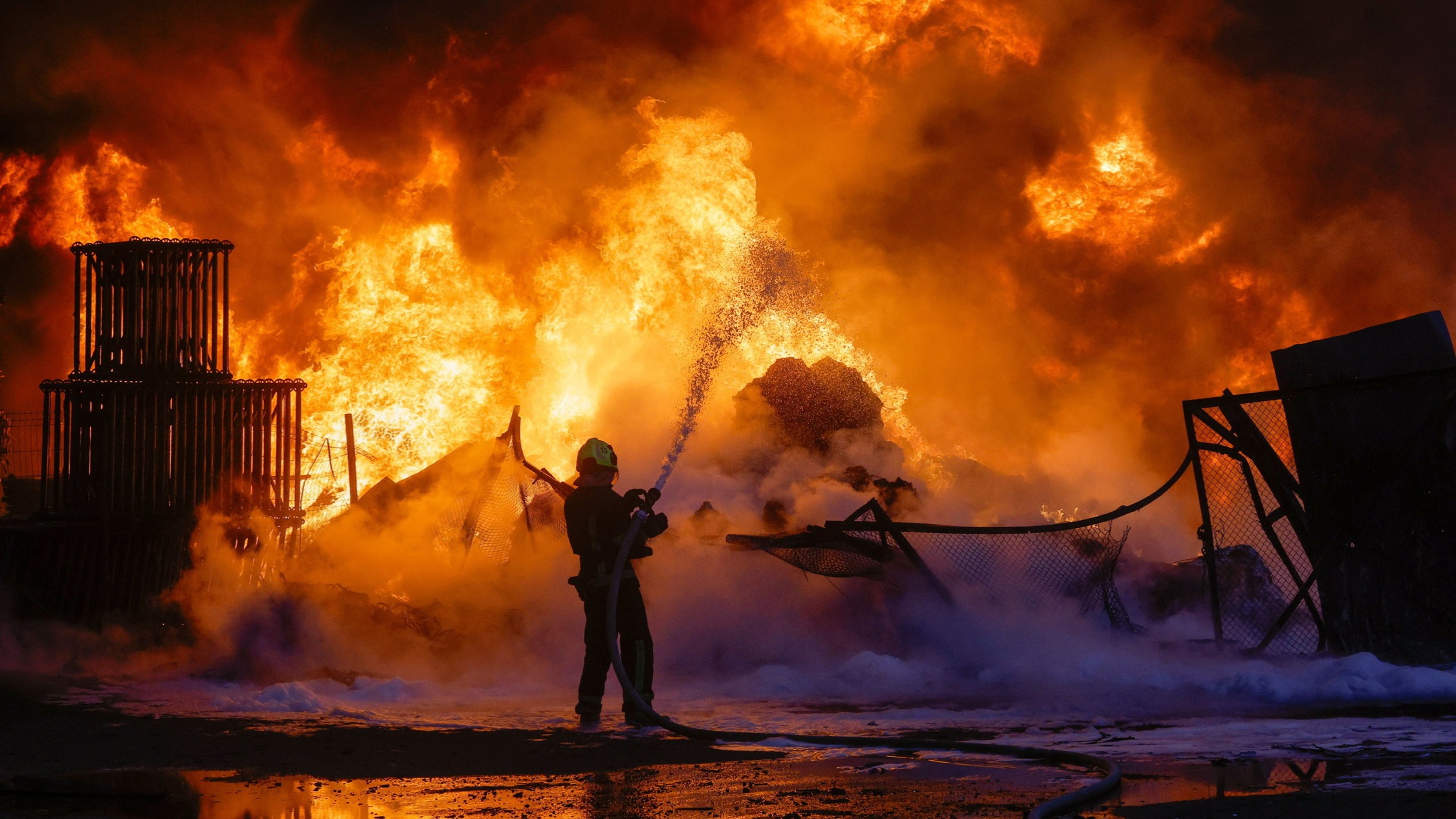 d1e00ek4ebabms.cloudfront.net image