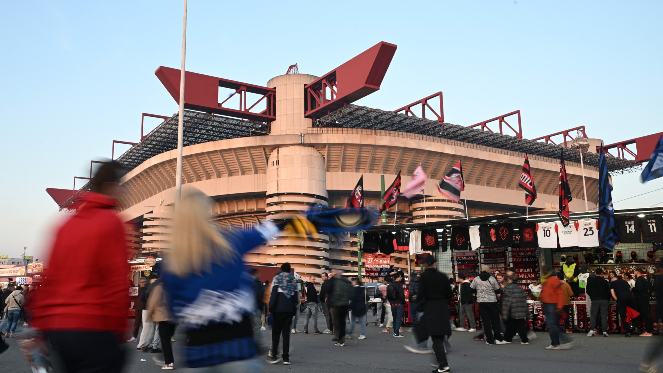 d1e00ek4ebabms.cloudfront.net image