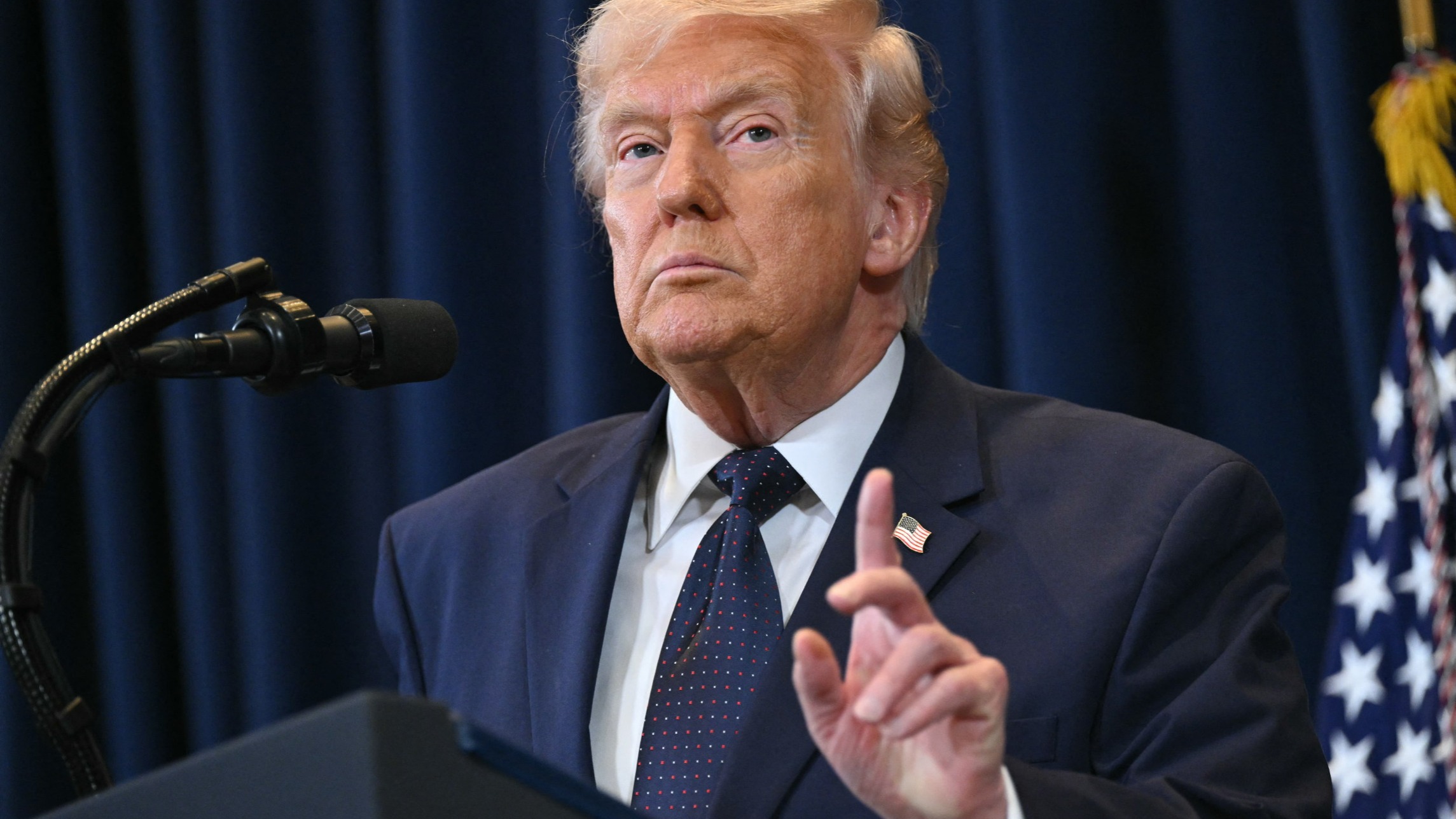 d1e00ek4ebabms.cloudfront.net image