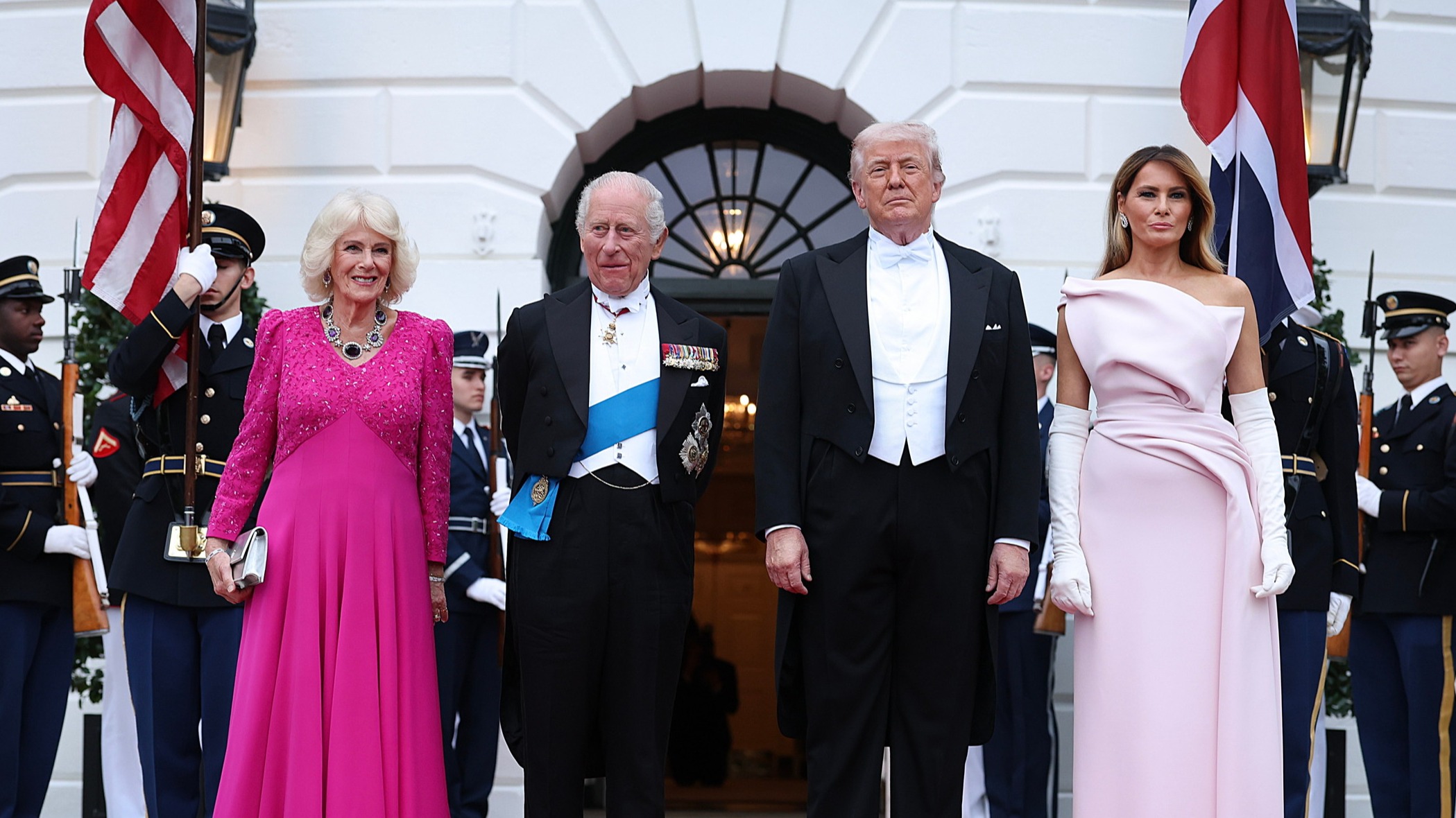 d1e00ek4ebabms.cloudfront.net image