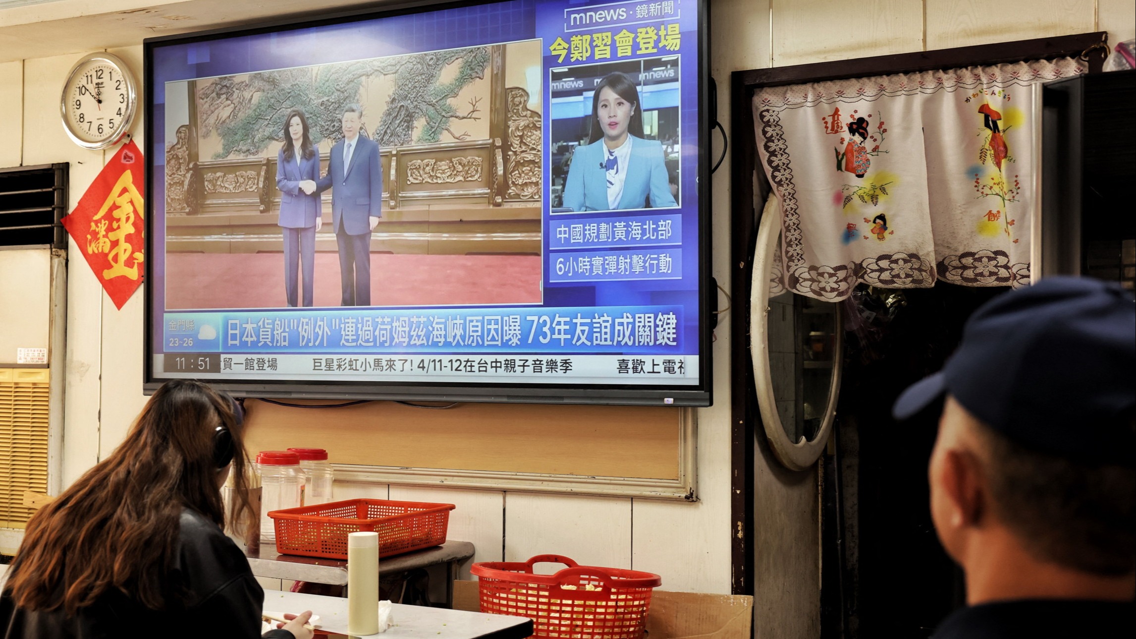 d1e00ek4ebabms.cloudfront.net image