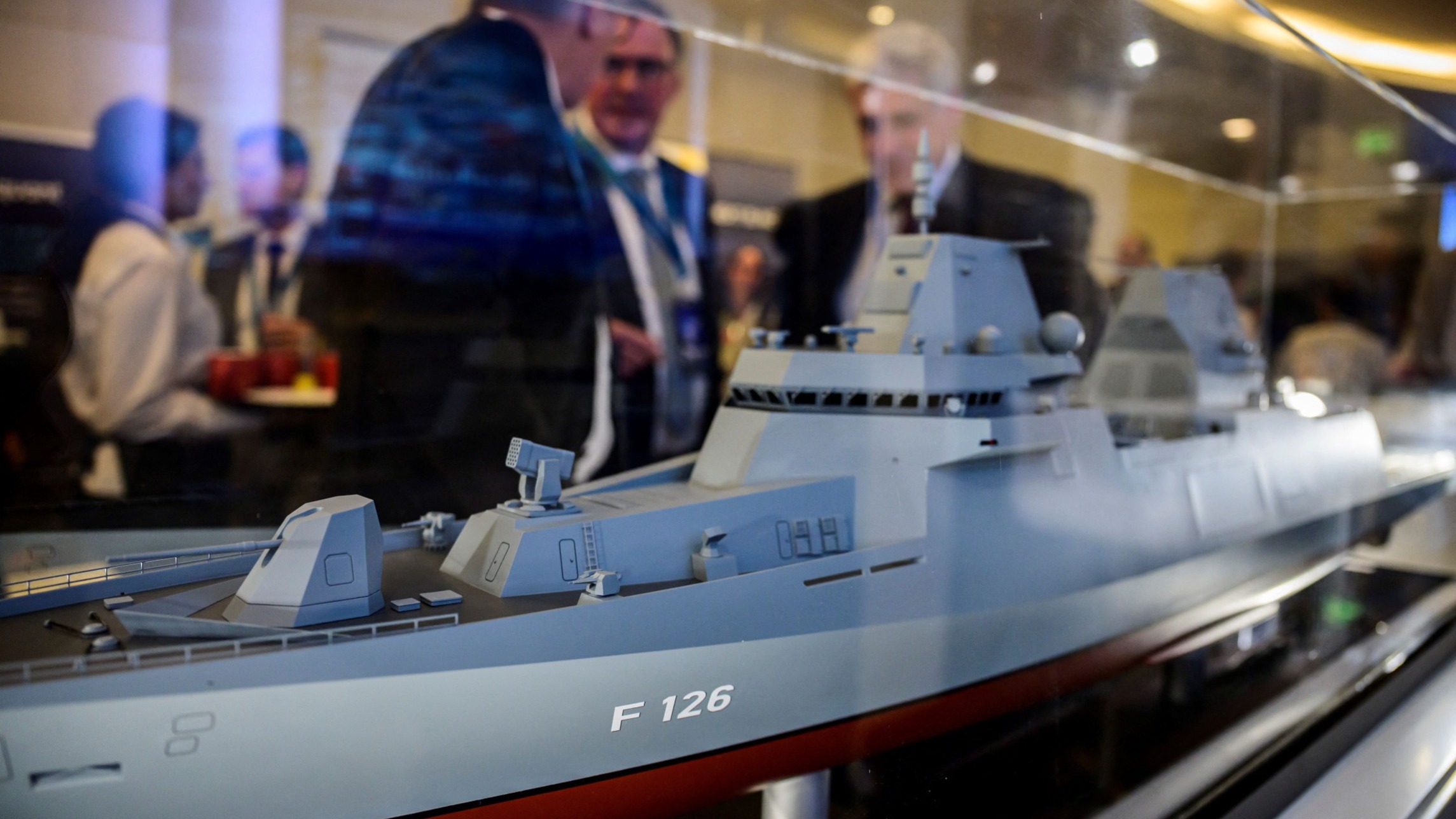 d1e00ek4ebabms.cloudfront.net image