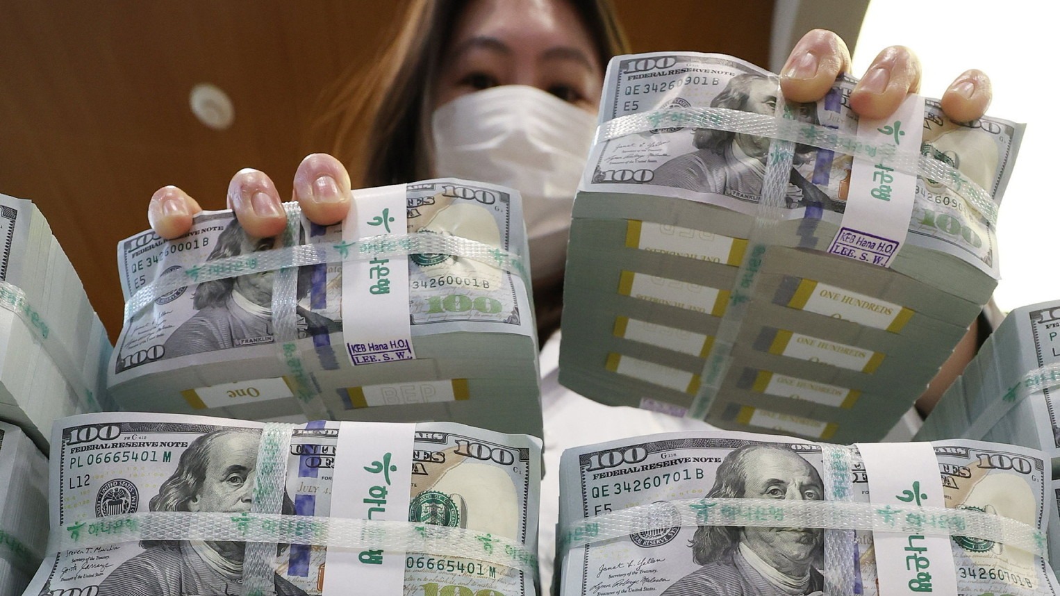 d1e00ek4ebabms.cloudfront.net image