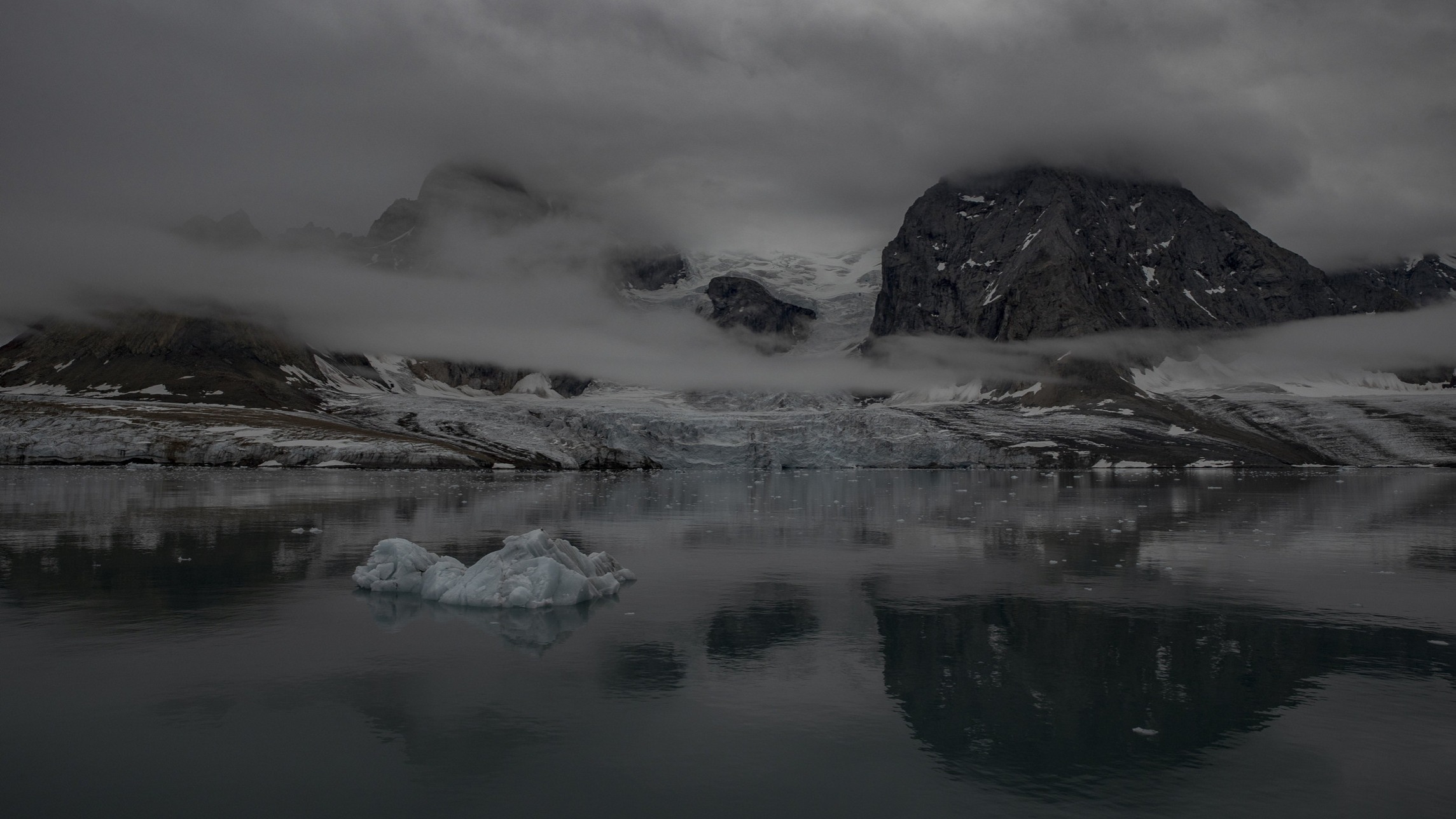 d1e00ek4ebabms.cloudfront.net image