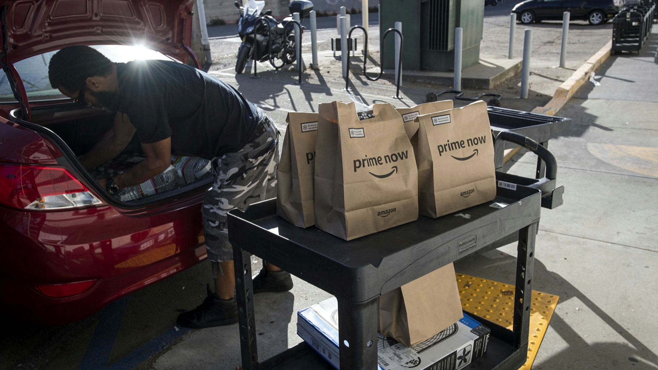 whose-responsibility-is-it-to-pay-in-case-of-amazon-delivery-driver