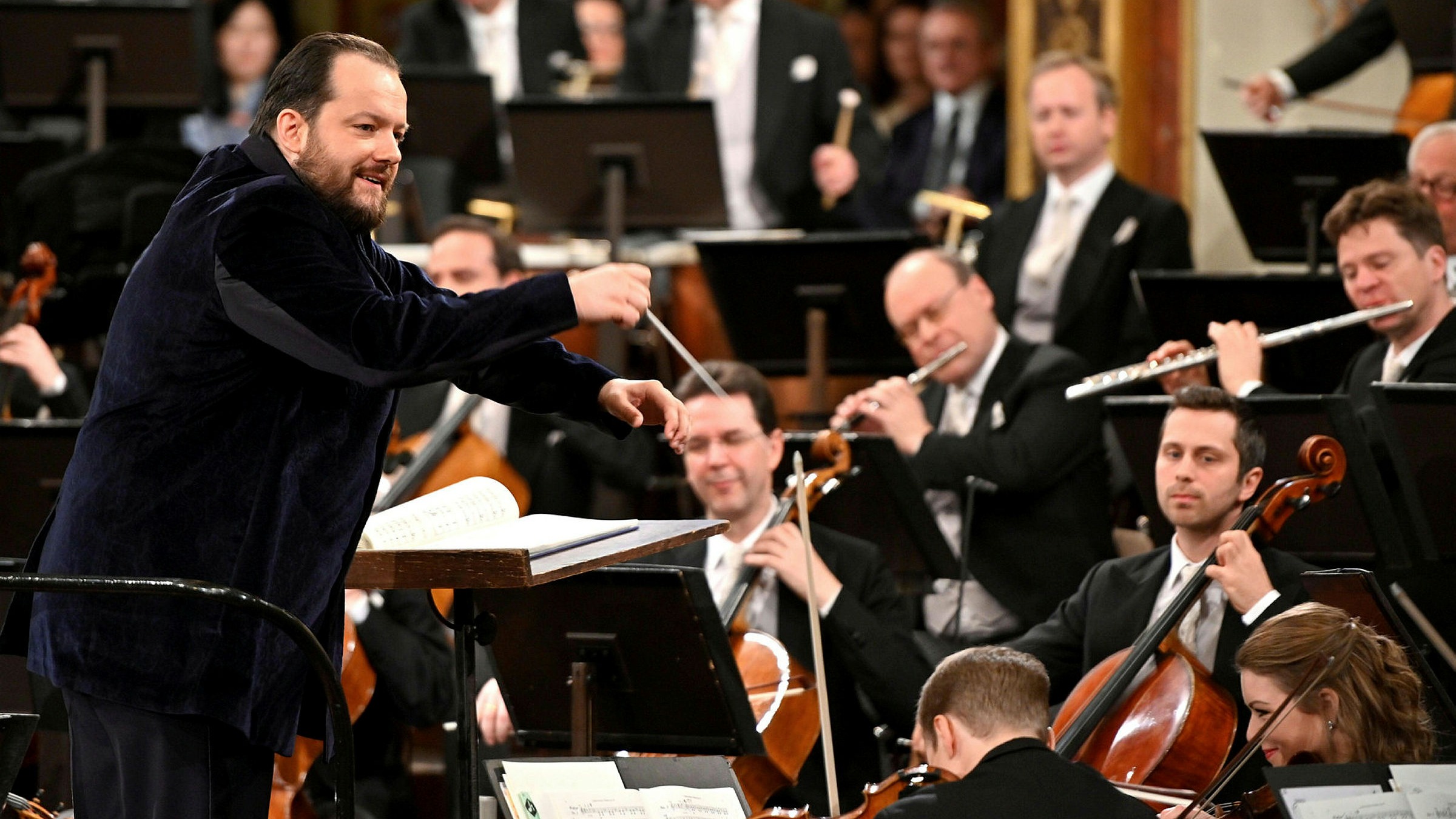 Vienna orchestra. Новогодний концерт Венского филармонического оркестра. Венский филармонический оркестр новогодний концерт 2020. Марш Радецкого Венский филармонический оркестр 2020. Концерт Венского филармонического оркестра 1 января.