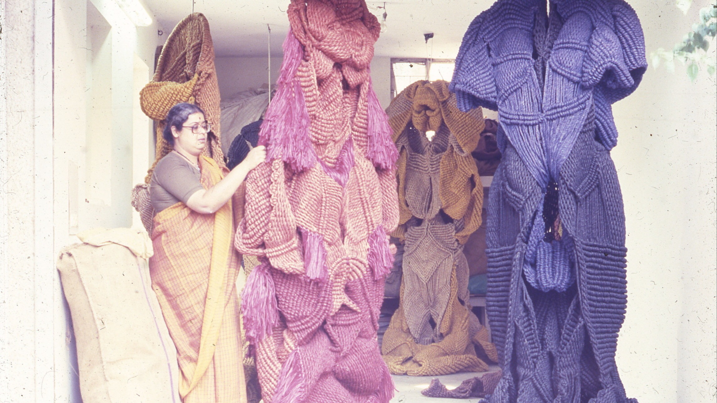 d1e00ek4ebabms.cloudfront.net image