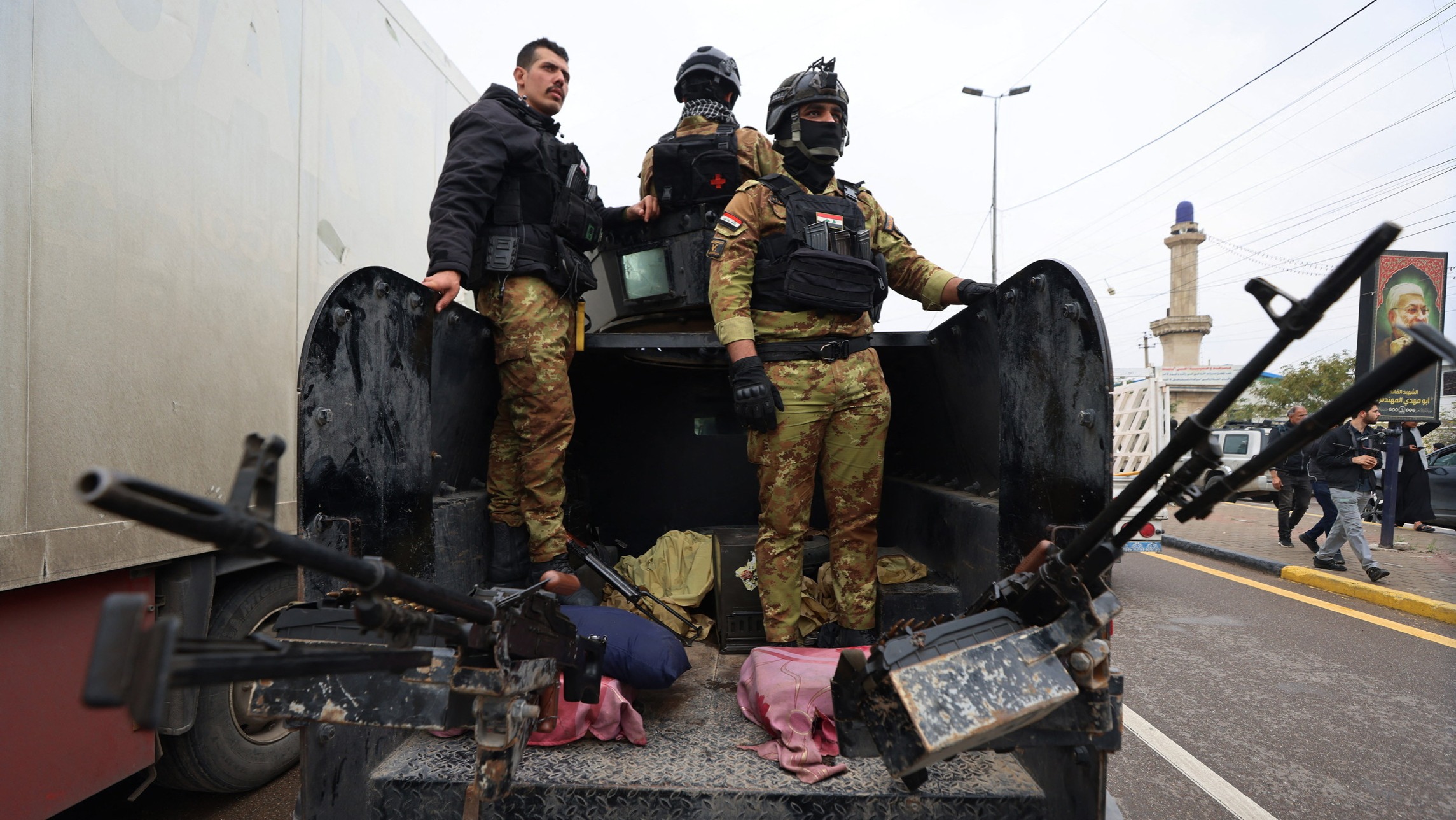 d1e00ek4ebabms.cloudfront.net image