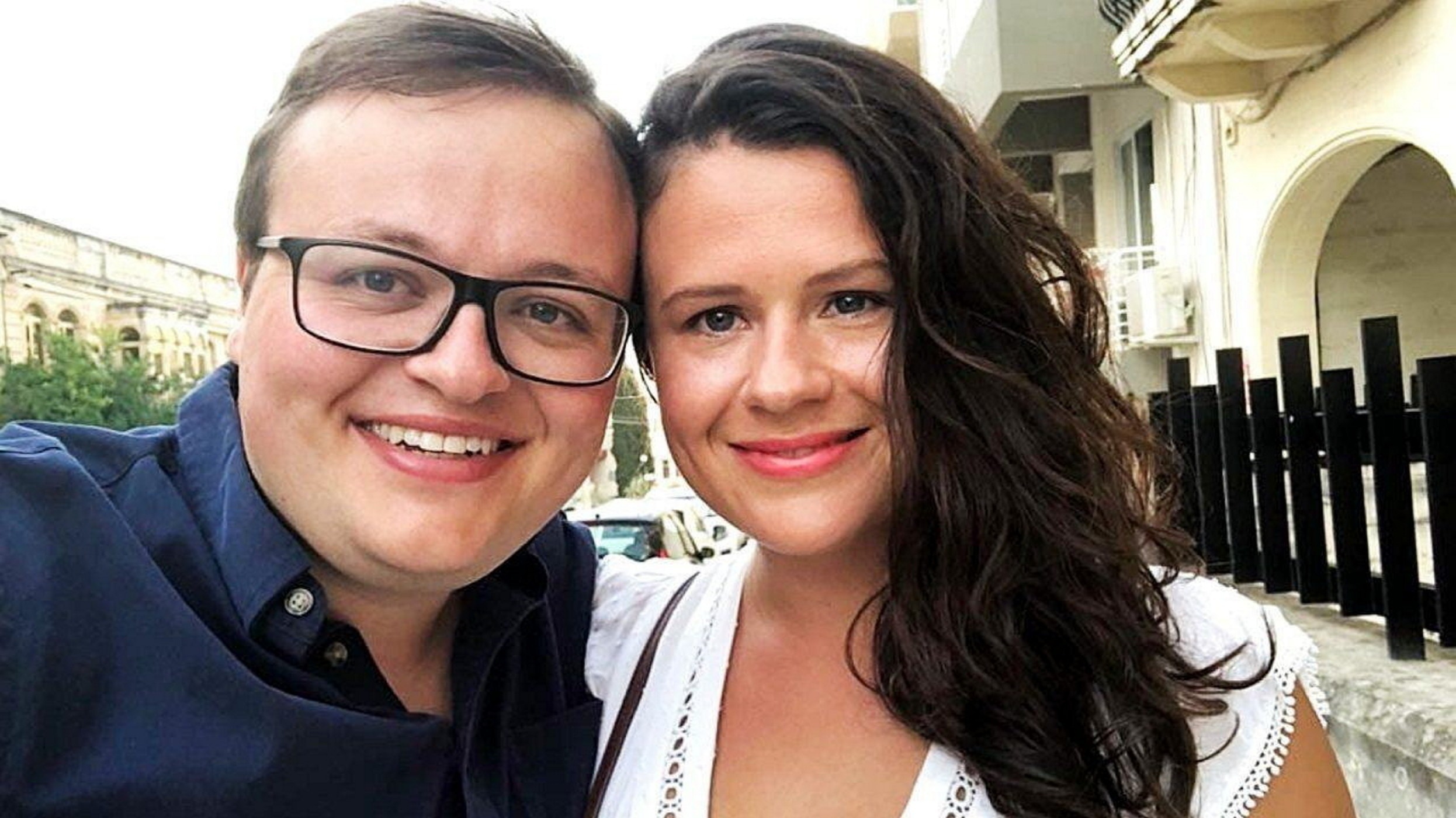 d1e00ek4ebabms.cloudfront.net image