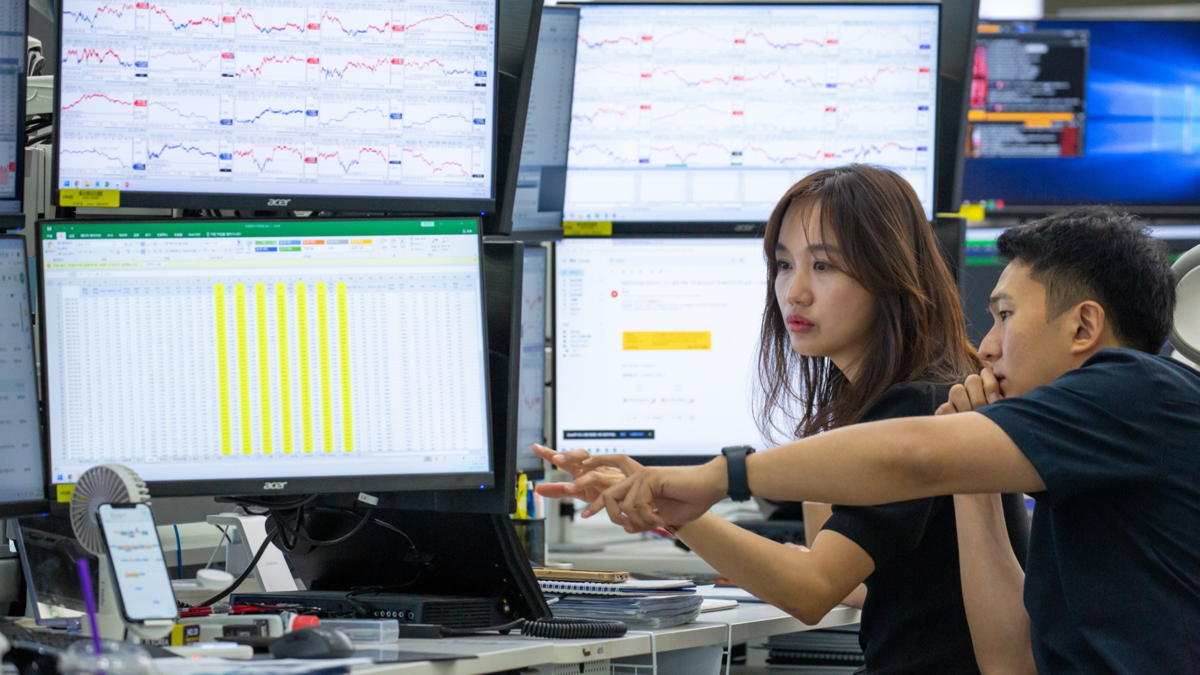 d1e00ek4ebabms.cloudfront.net image