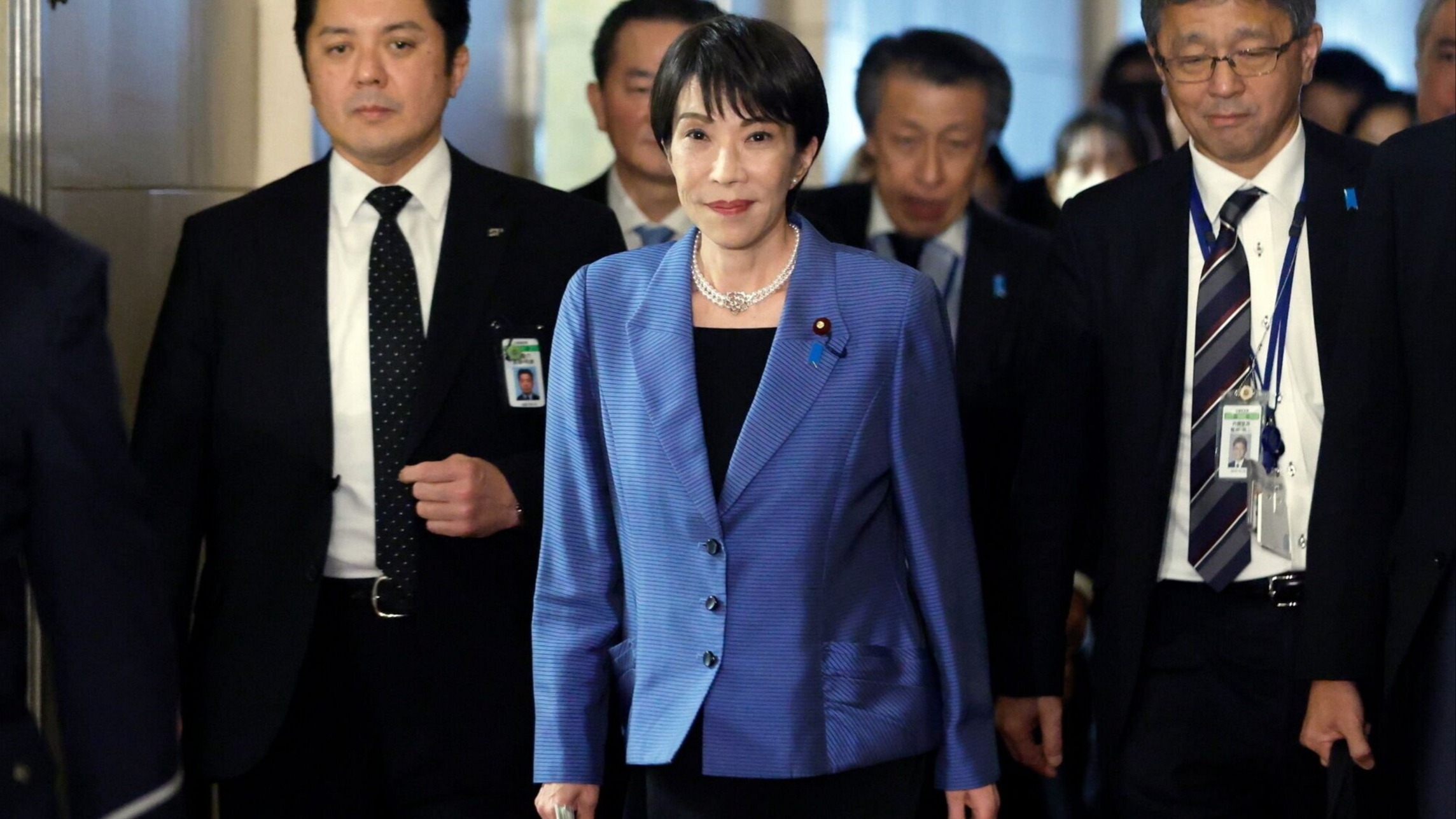 d1e00ek4ebabms.cloudfront.net image