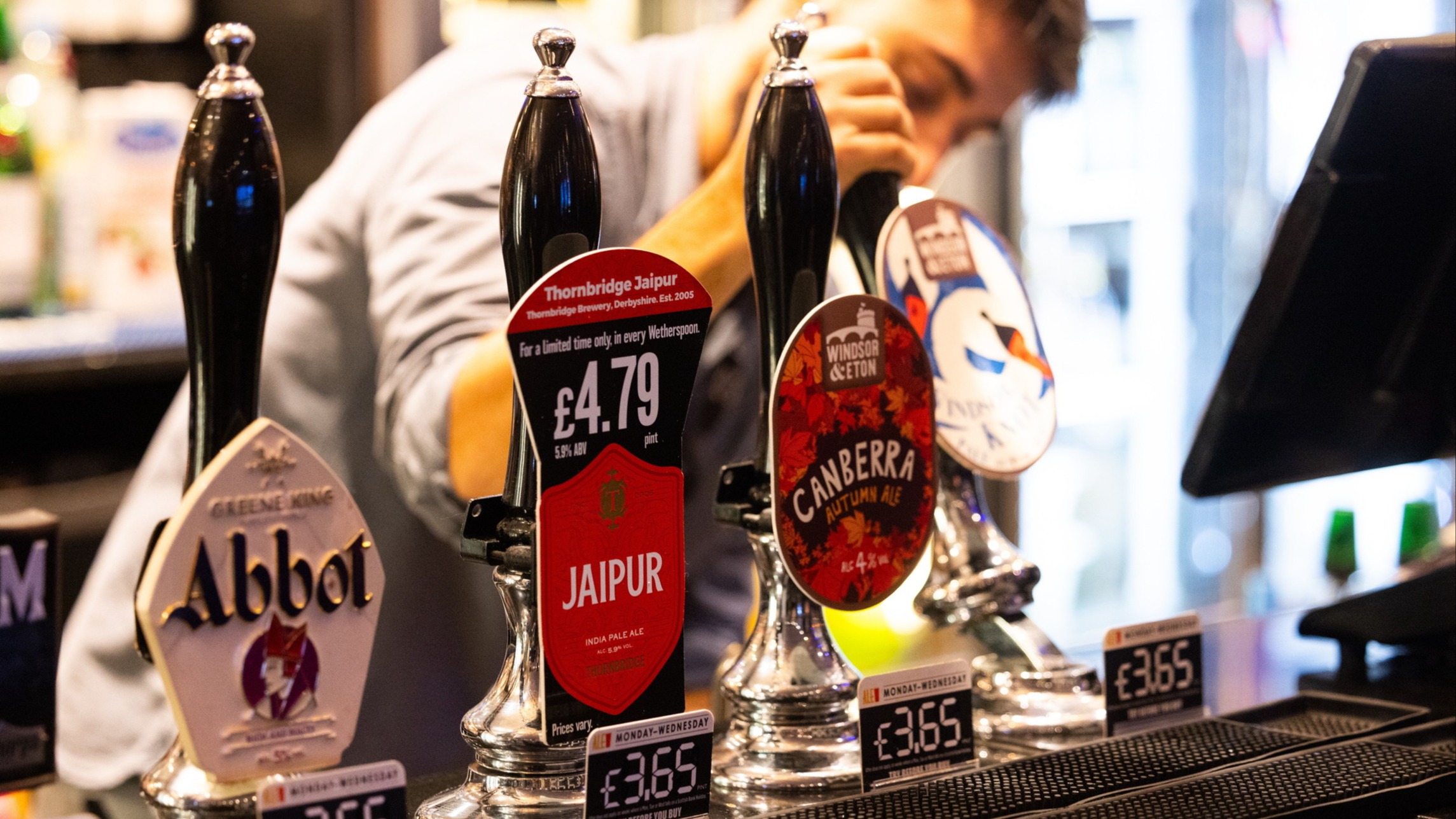 d1e00ek4ebabms.cloudfront.net image