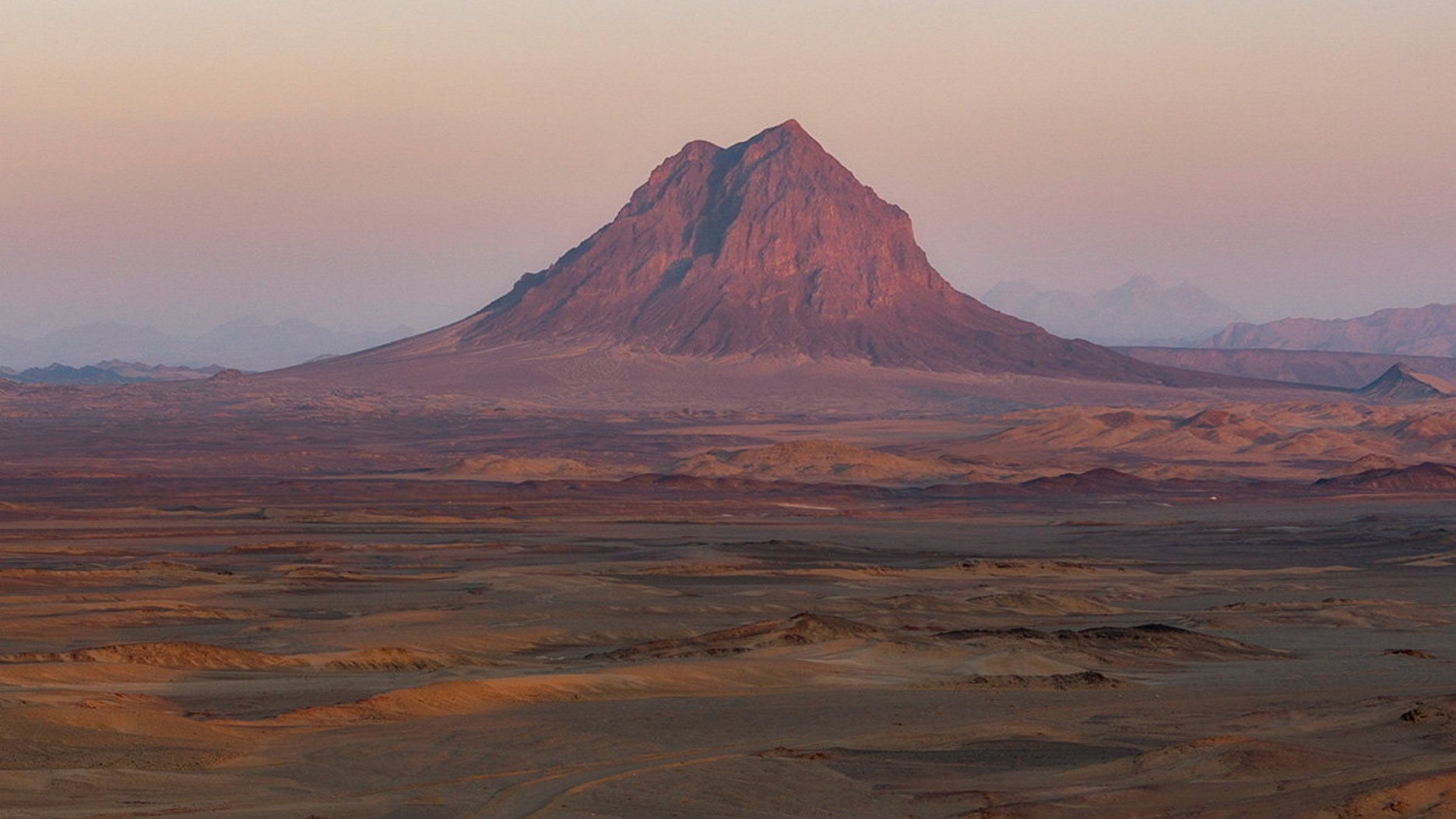 d1e00ek4ebabms.cloudfront.net image