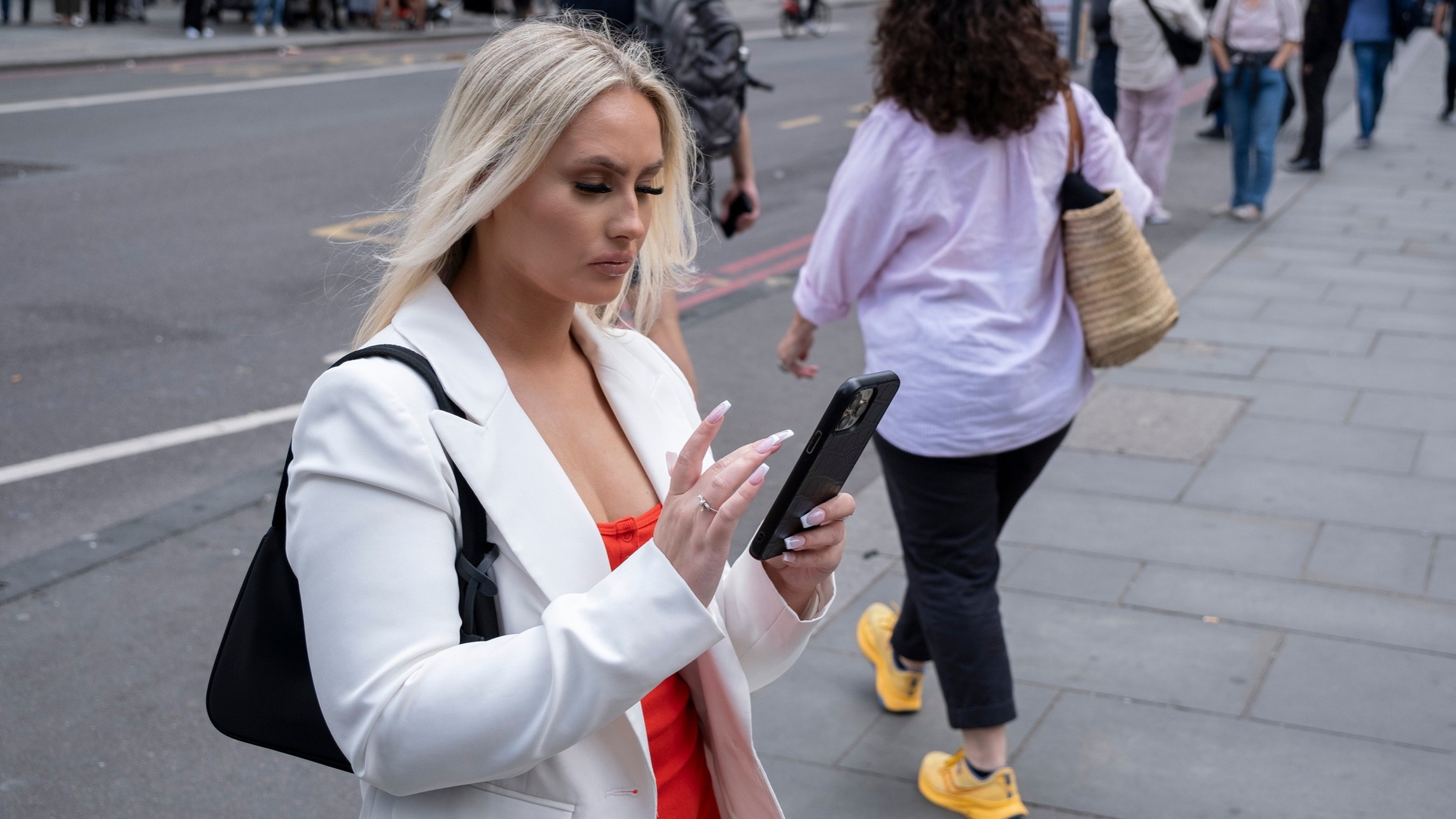 UK Mobile Subscriber Losses 2025: Why Millions Are Fleeing Big Networks 2 uk mobile subscriber losses 2025