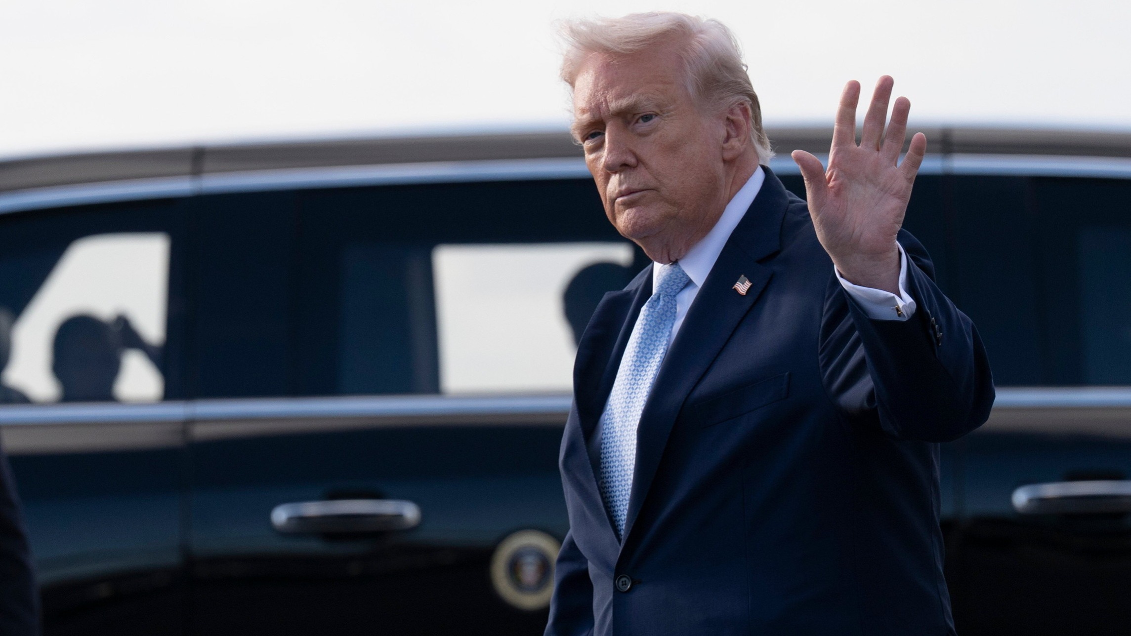 d1e00ek4ebabms.cloudfront.net image