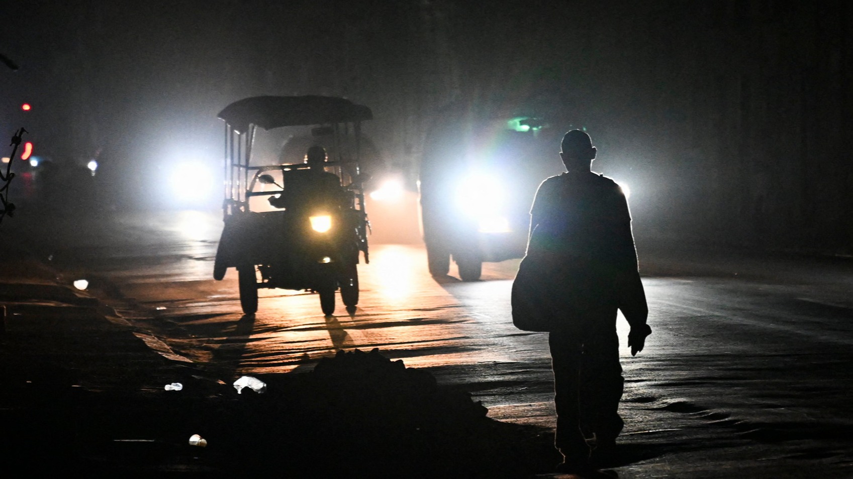 d1e00ek4ebabms.cloudfront.net image