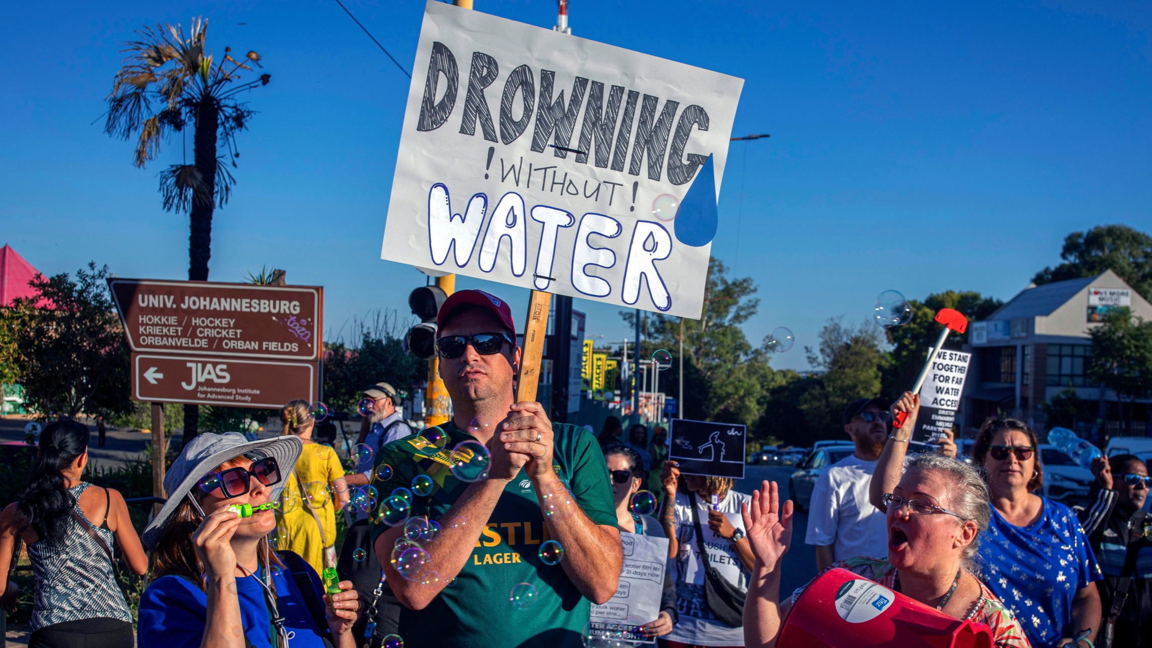 ft.com - David Pilling - South Africa finance minister rejects calls to bail out Johannesburg