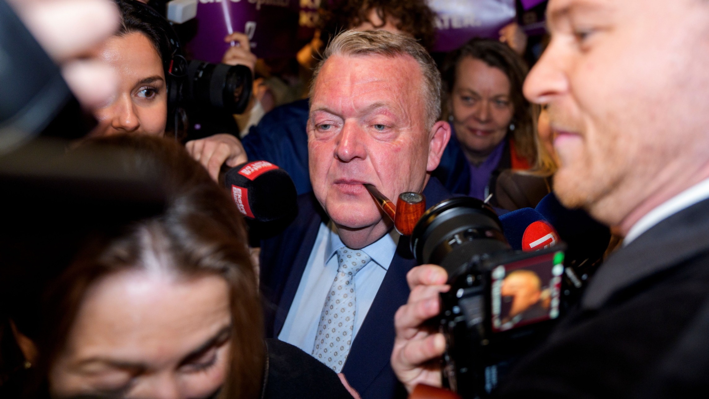 d1e00ek4ebabms.cloudfront.net image