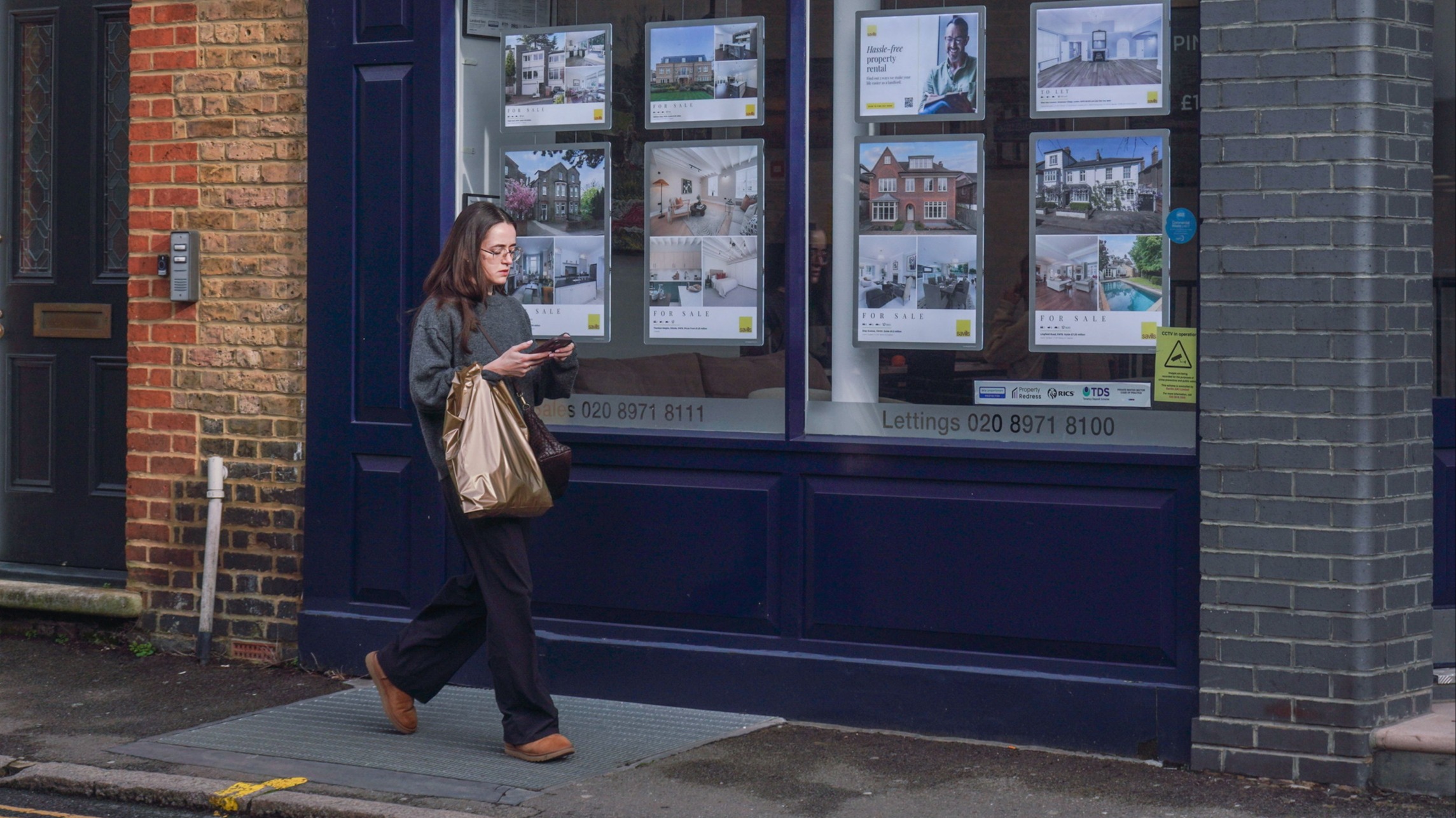 d1e00ek4ebabms.cloudfront.net image