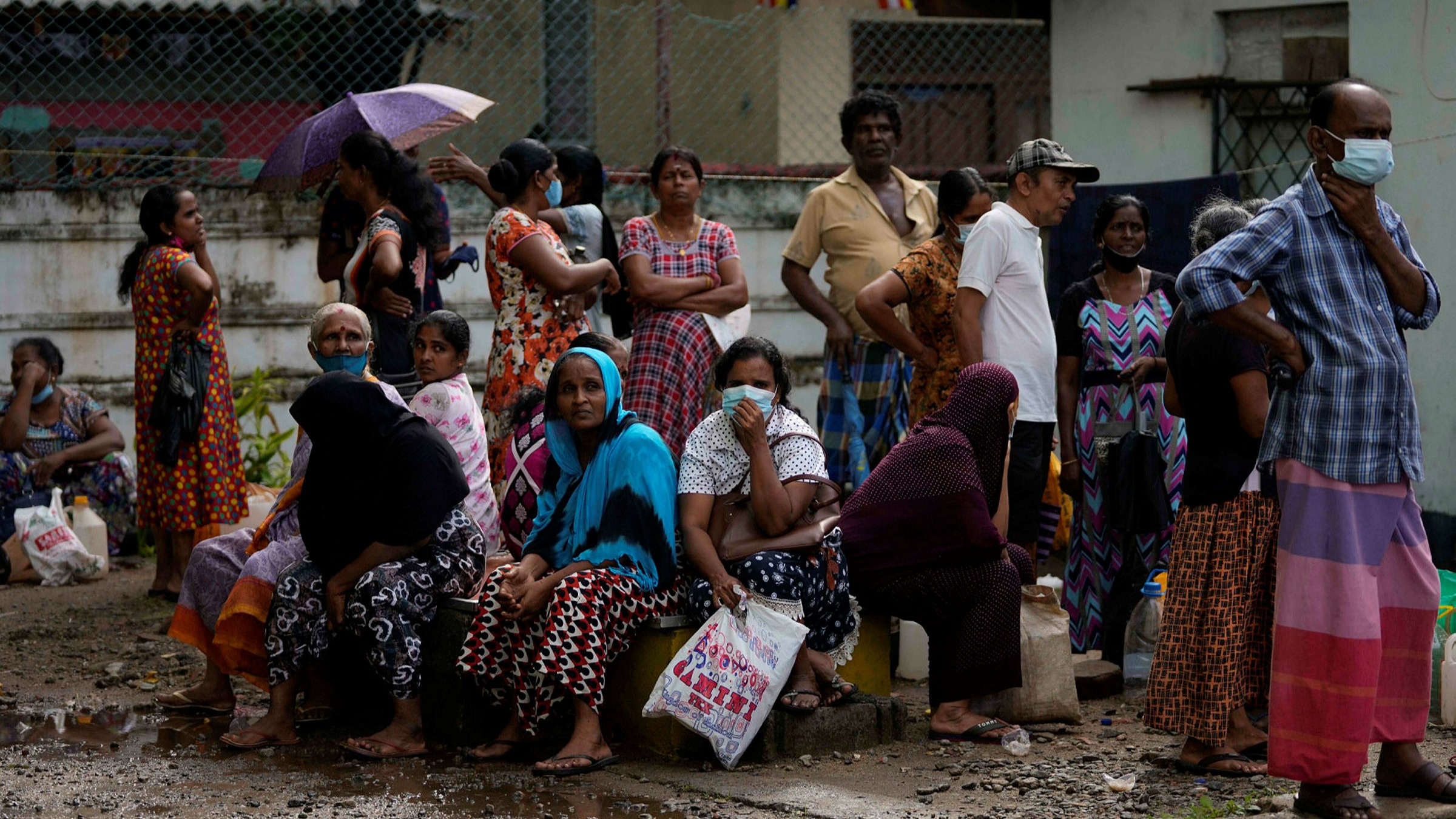 default on foreign debt pic