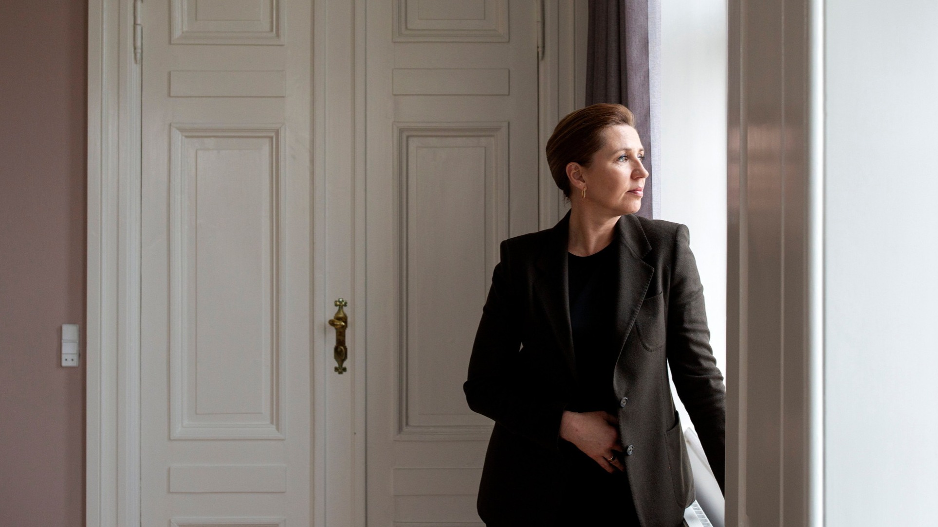 d1e00ek4ebabms.cloudfront.net image