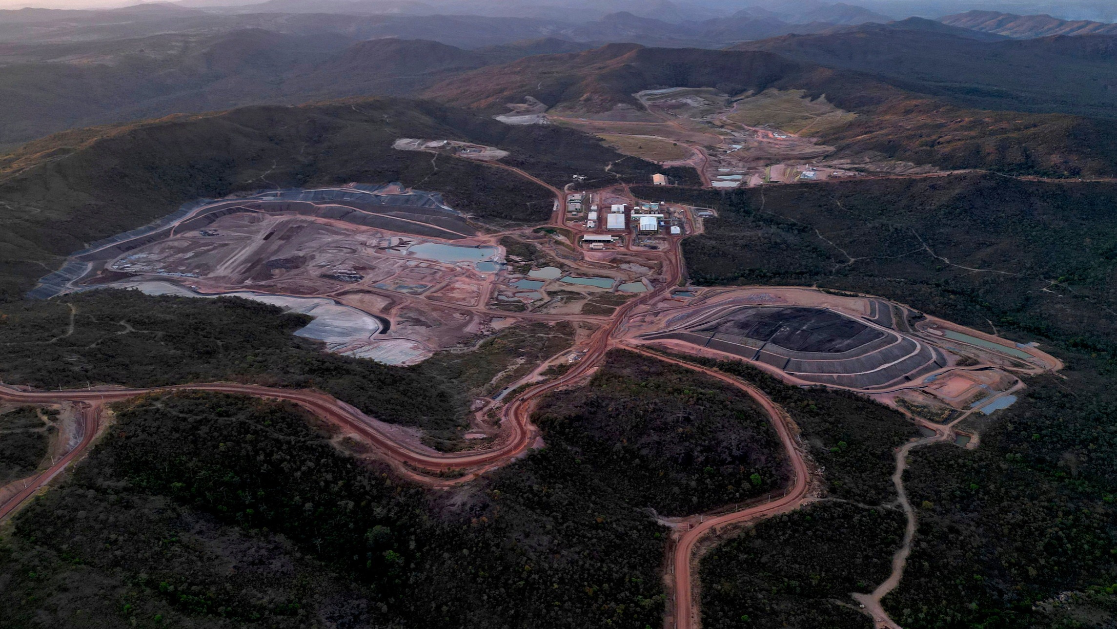 d1e00ek4ebabms.cloudfront.net image