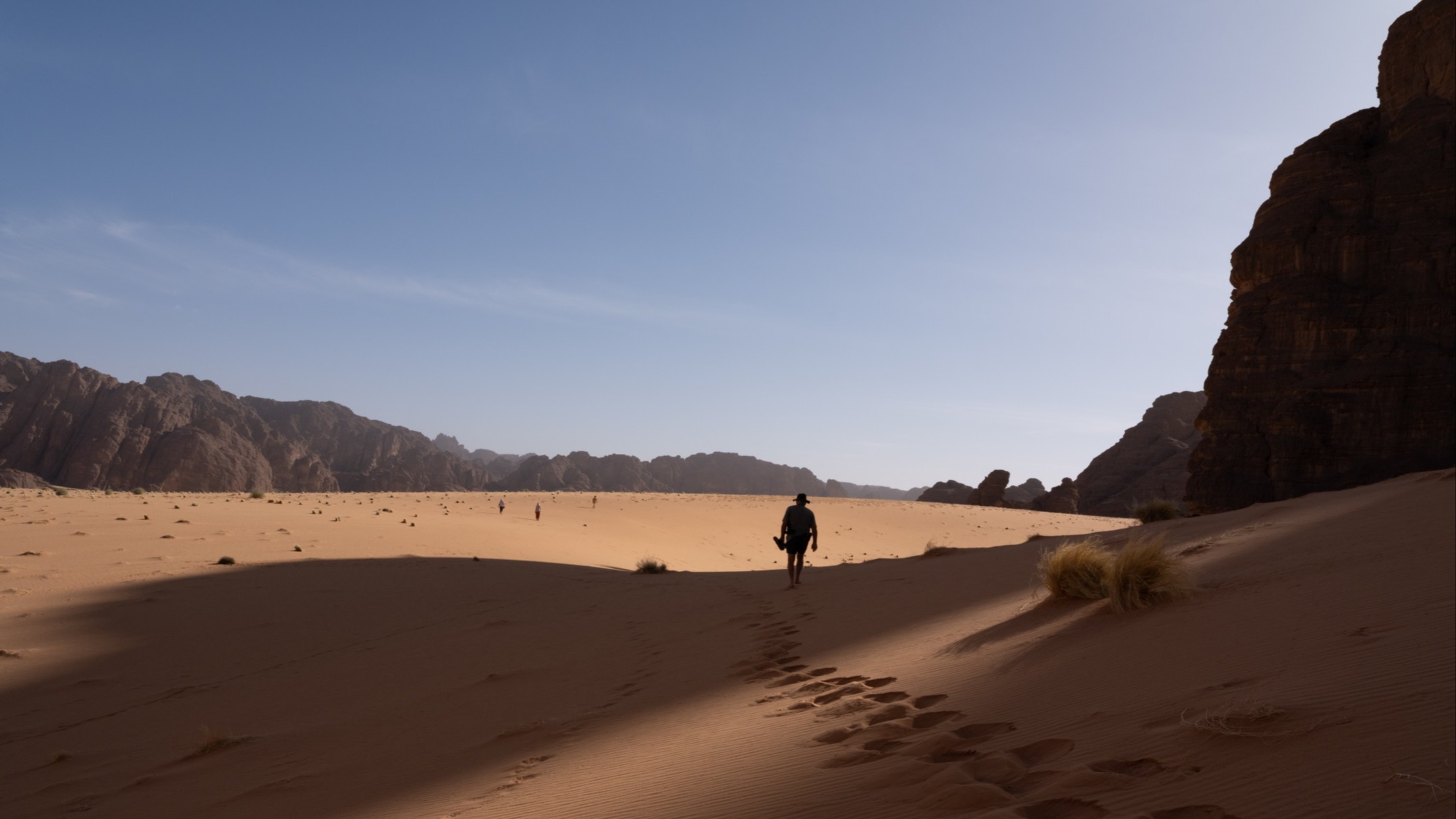 d1e00ek4ebabms.cloudfront.net image