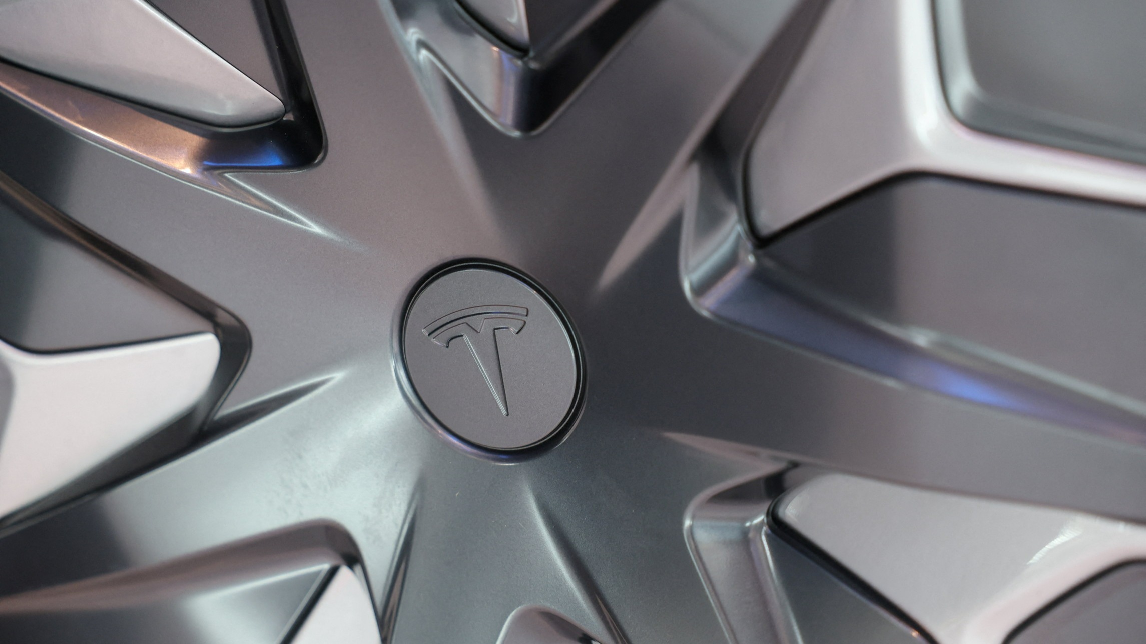 d1e00ek4ebabms.cloudfront.net image