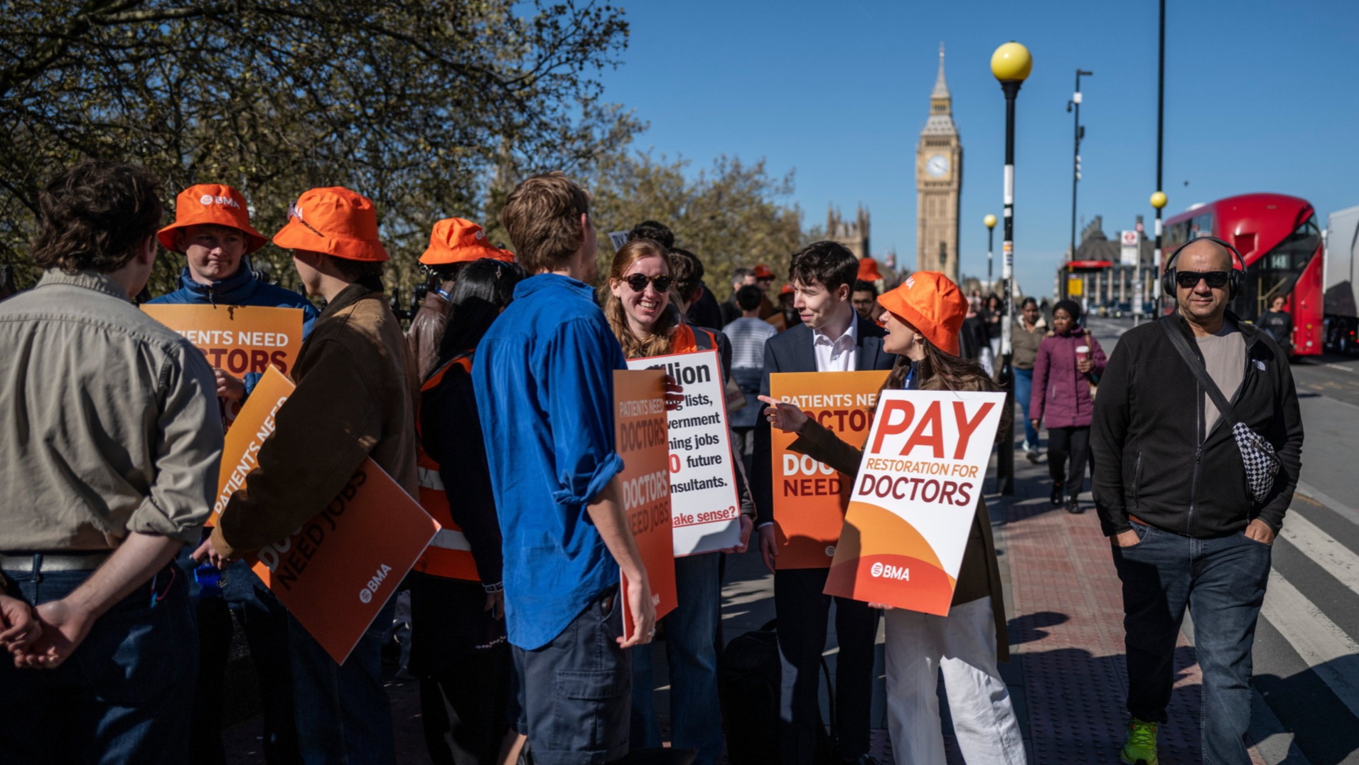 d1e00ek4ebabms.cloudfront.net image