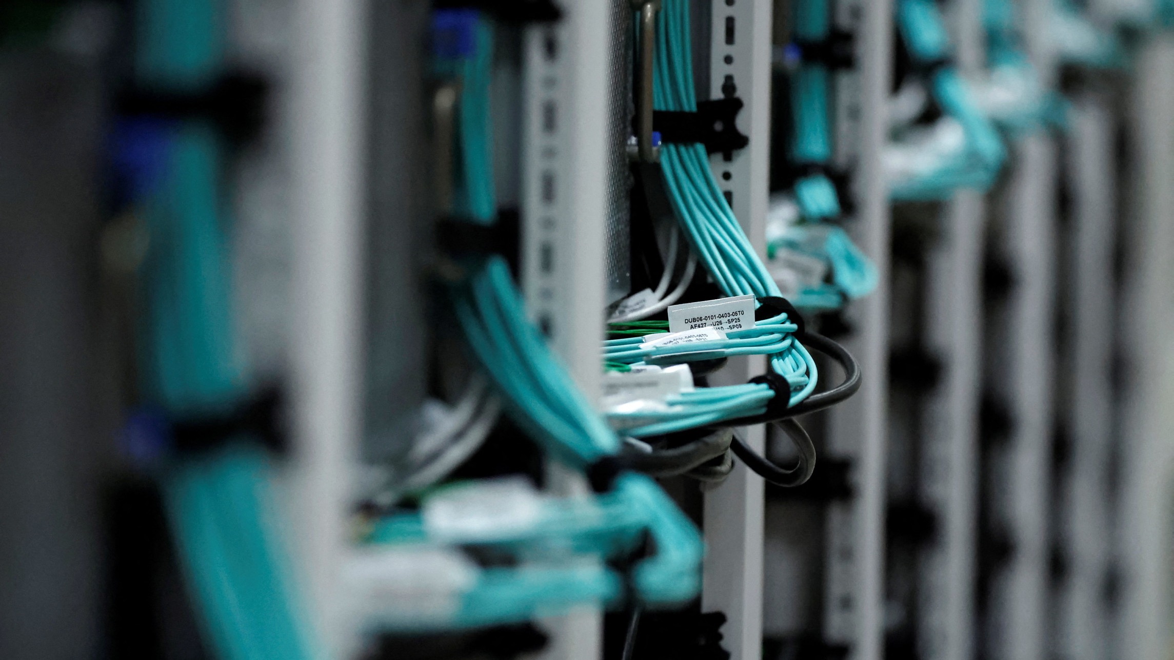 d1e00ek4ebabms.cloudfront.net image