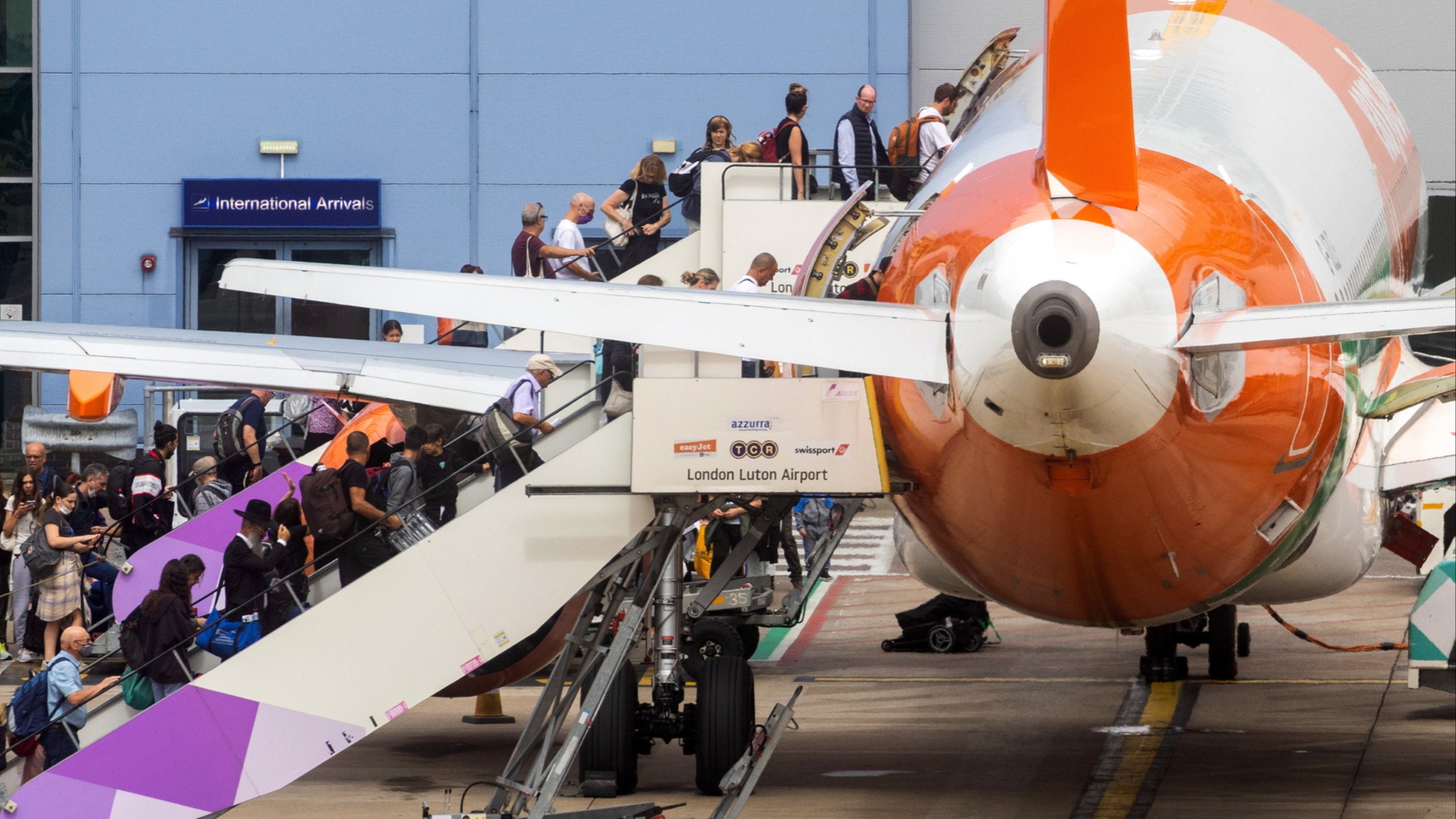 d1e00ek4ebabms.cloudfront.net image