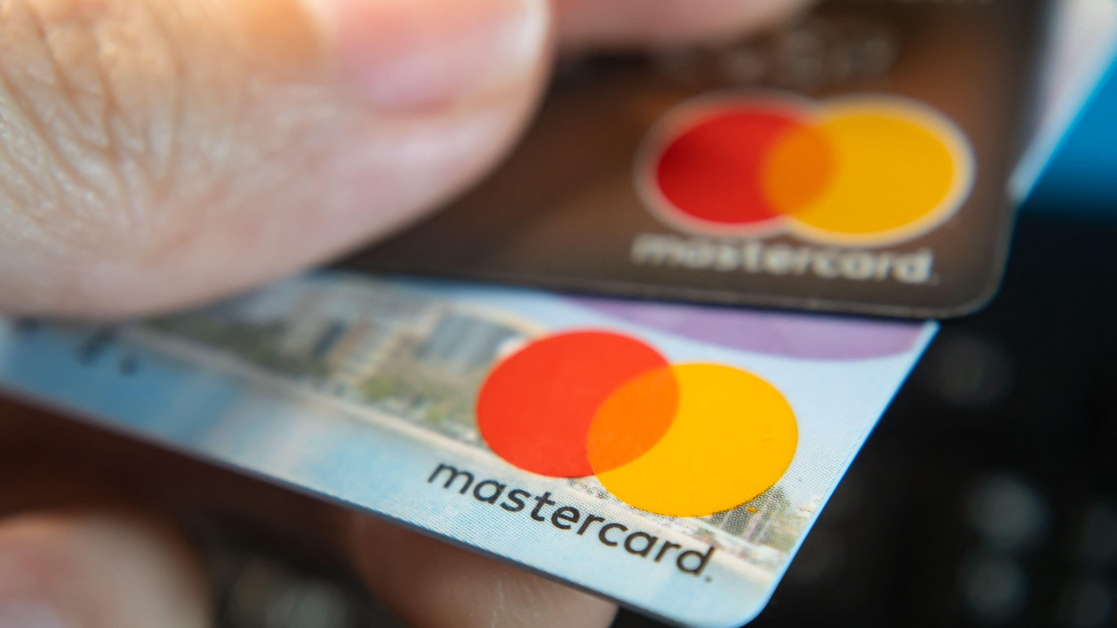 d1e00ek4ebabms.cloudfront.net image