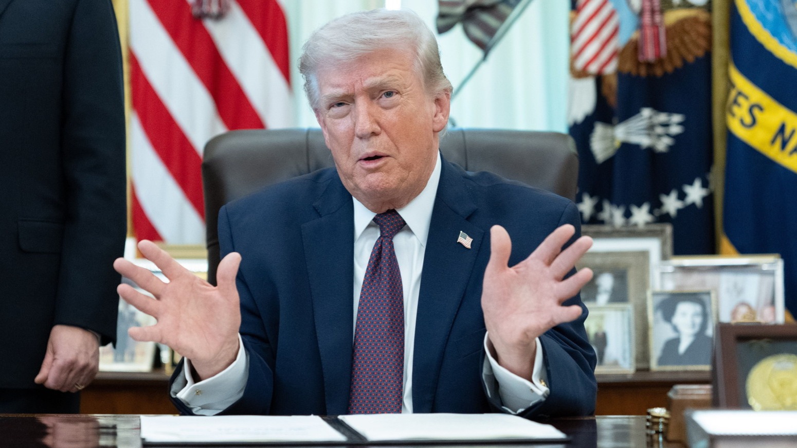 d1e00ek4ebabms.cloudfront.net image