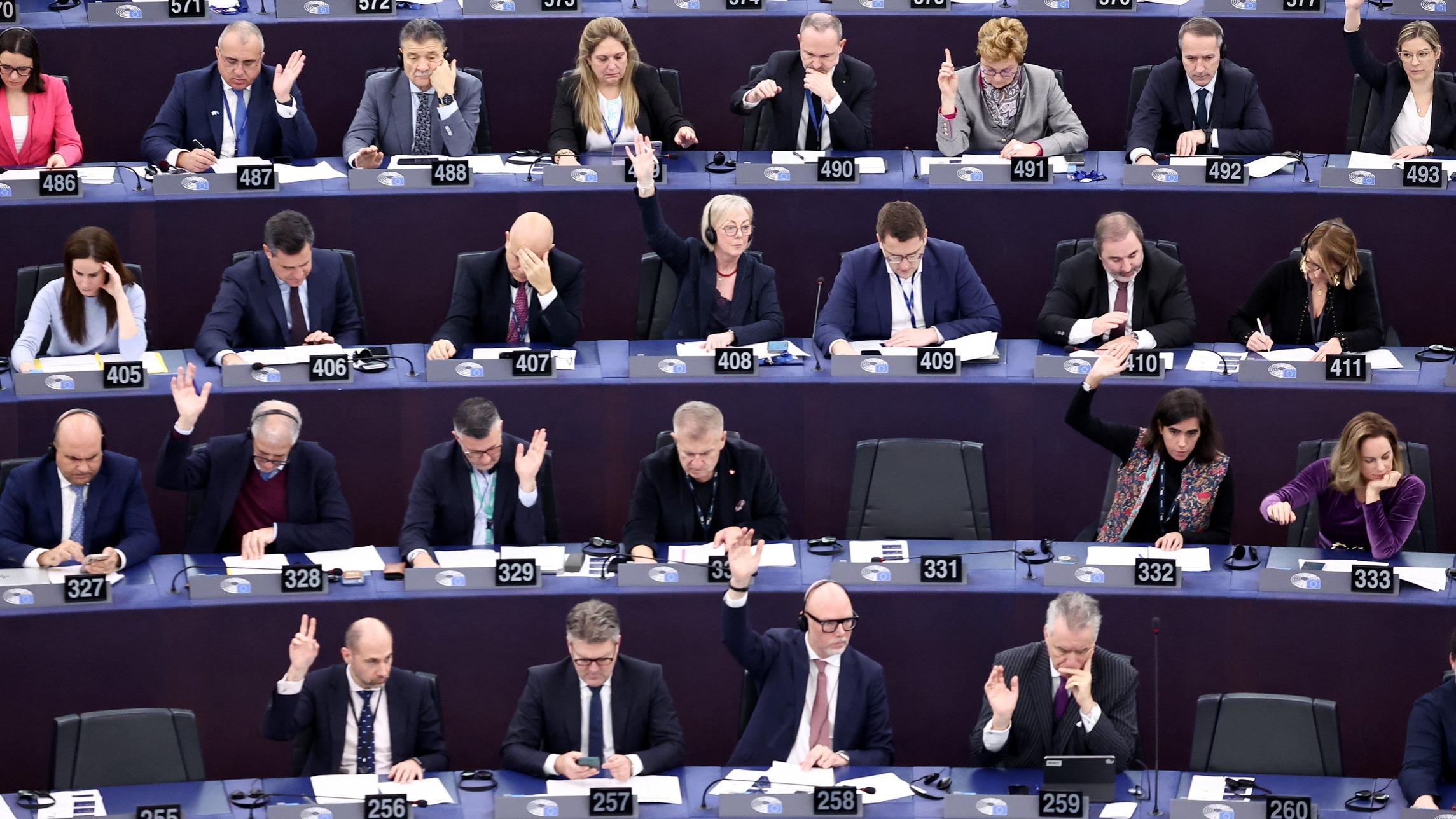 d1e00ek4ebabms.cloudfront.net image