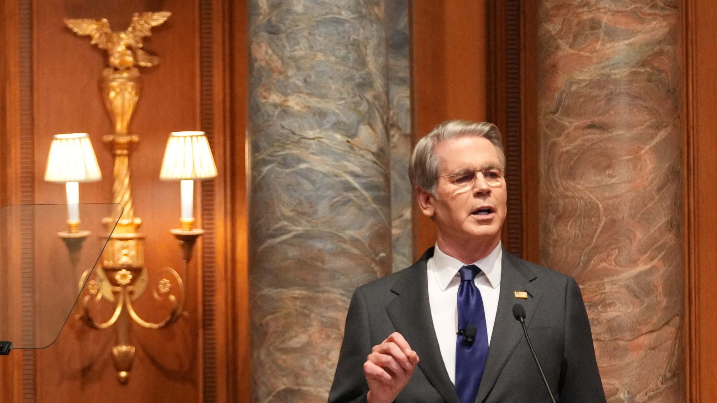 d1e00ek4ebabms.cloudfront.net image