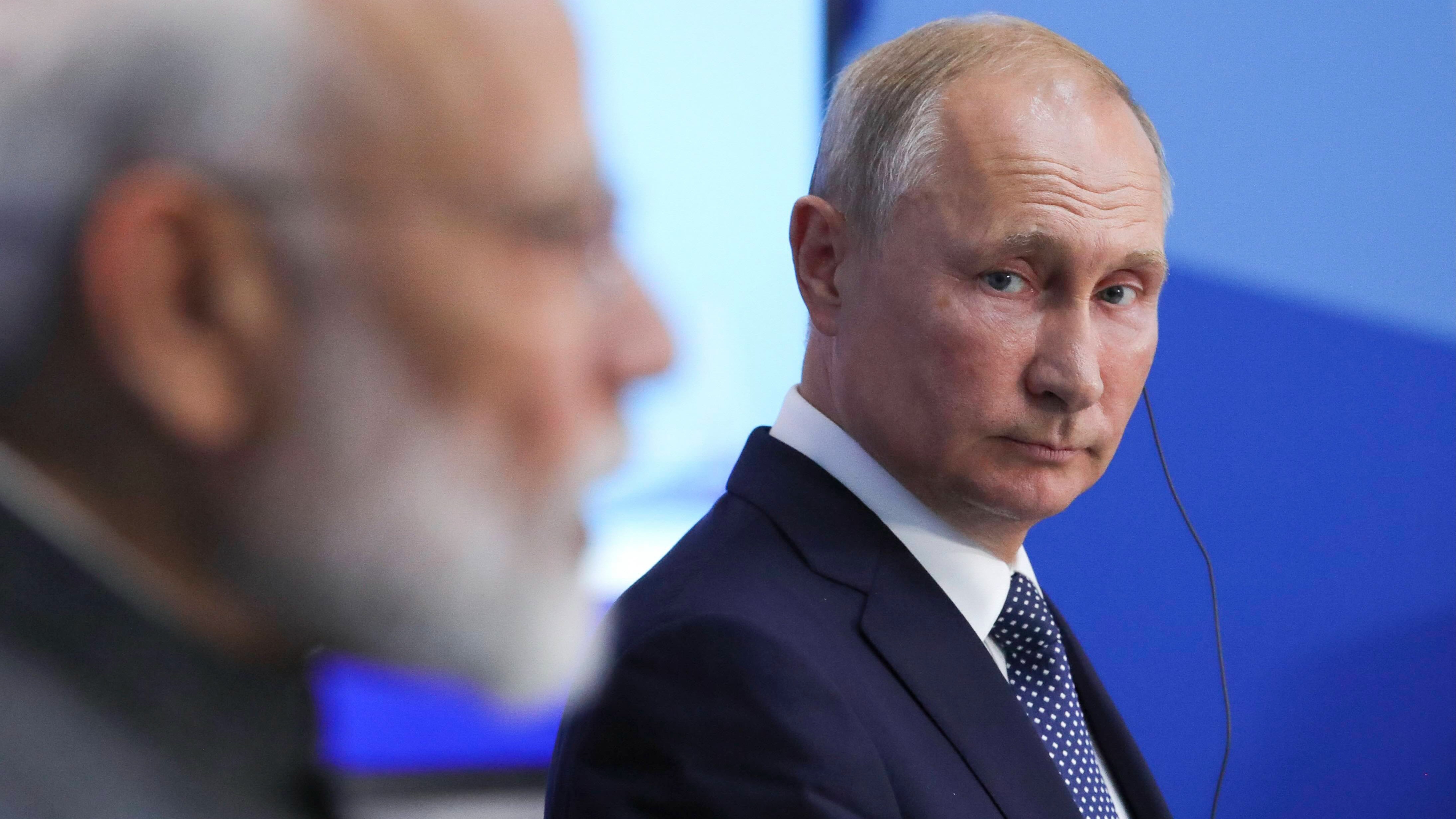 d1e00ek4ebabms.cloudfront.net image