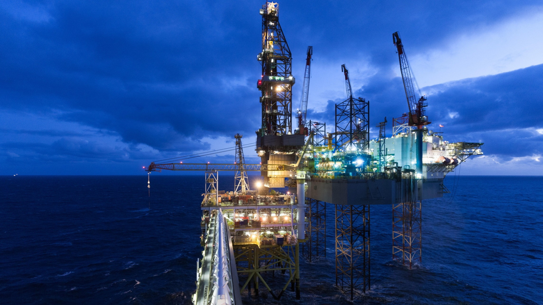 d1e00ek4ebabms.cloudfront.net image