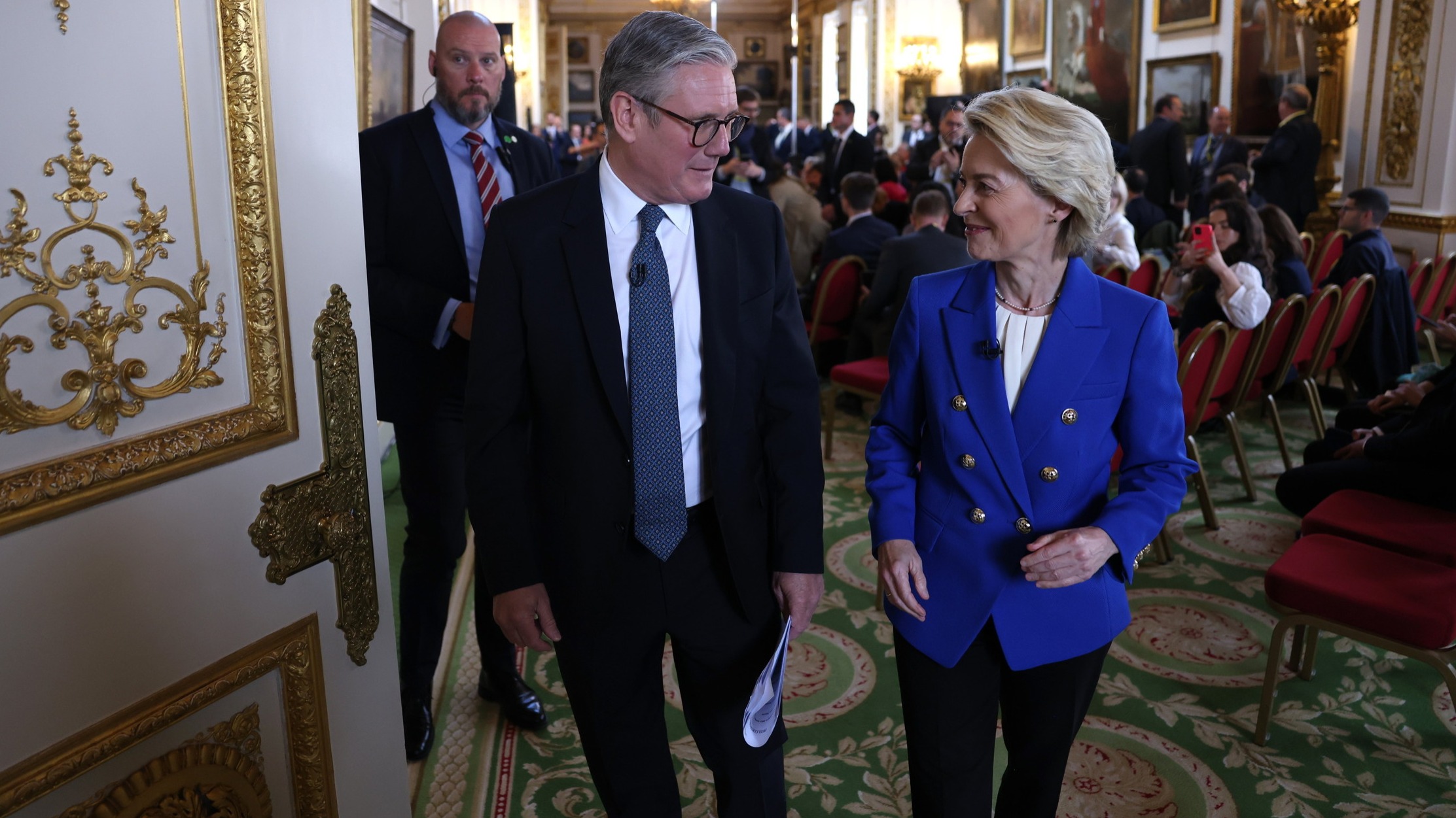 d1e00ek4ebabms.cloudfront.net image