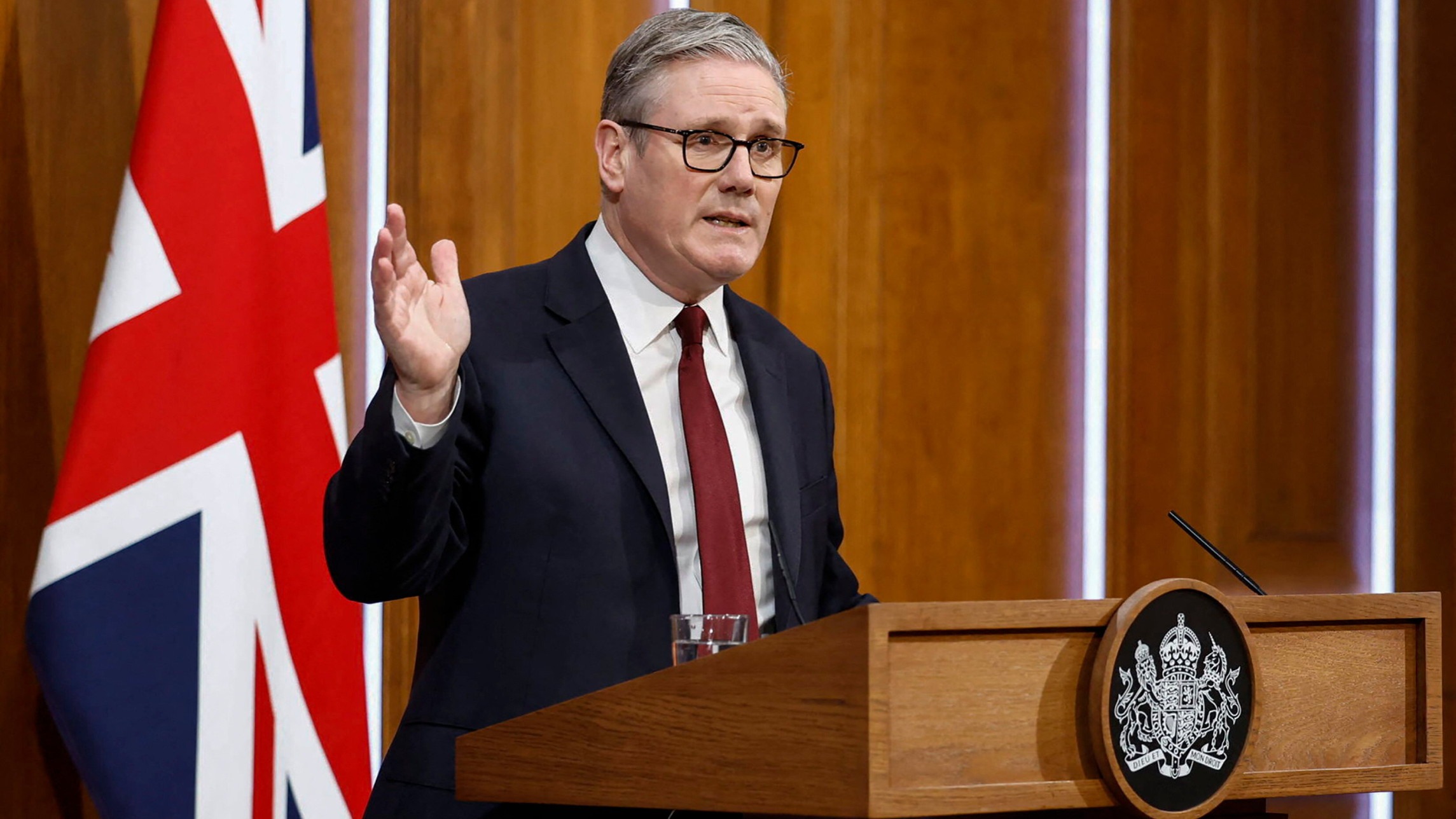 斯塔默誓言保护“劳动人民”免受伊朗能源价格下跌的影响