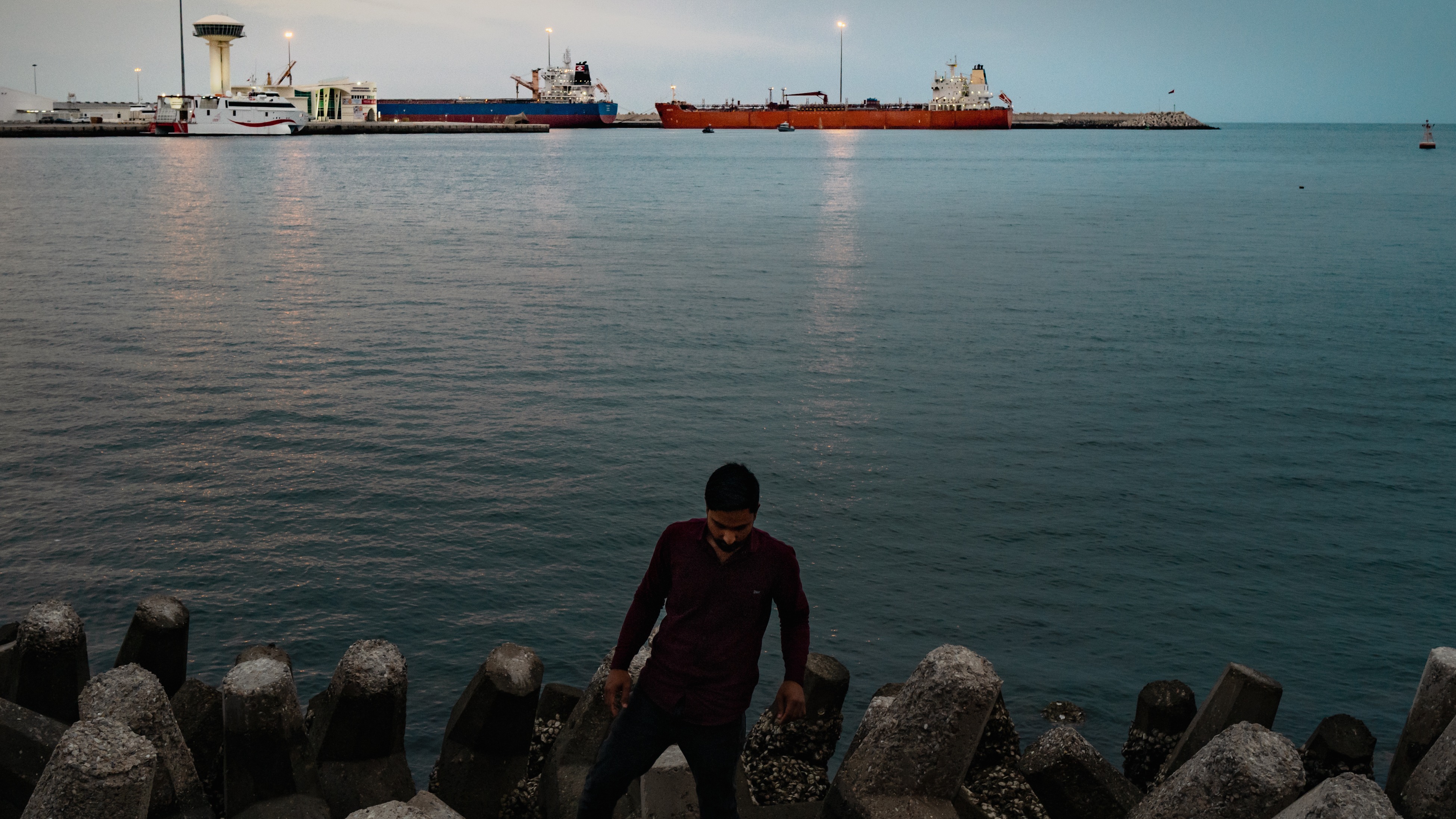 d1e00ek4ebabms.cloudfront.net image