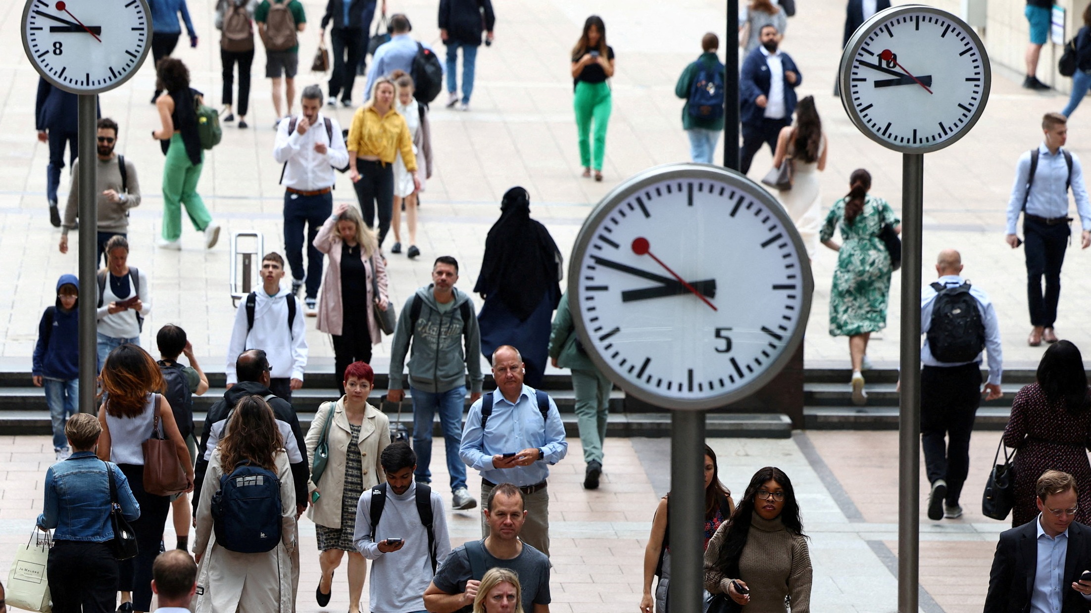 d1e00ek4ebabms.cloudfront.net image