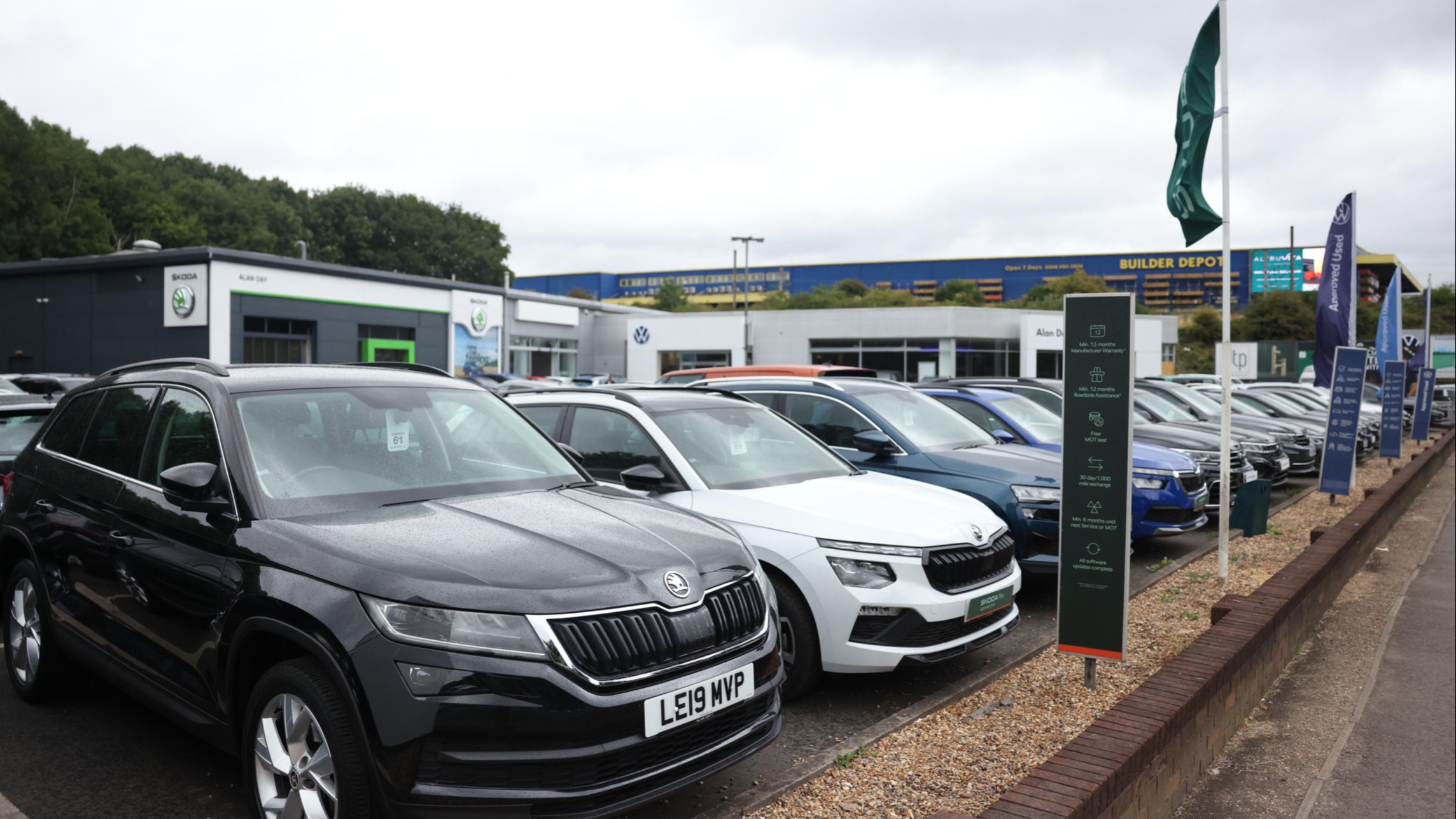 d1e00ek4ebabms.cloudfront.net image