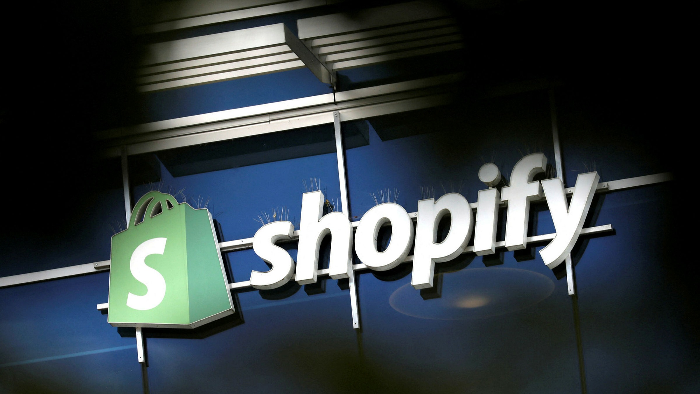 Shopify shares fall as earnings underwhelm | Financial Times