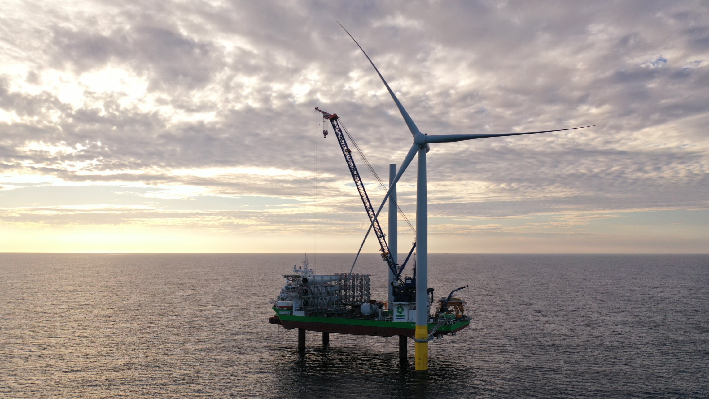 d1e00ek4ebabms.cloudfront.net image