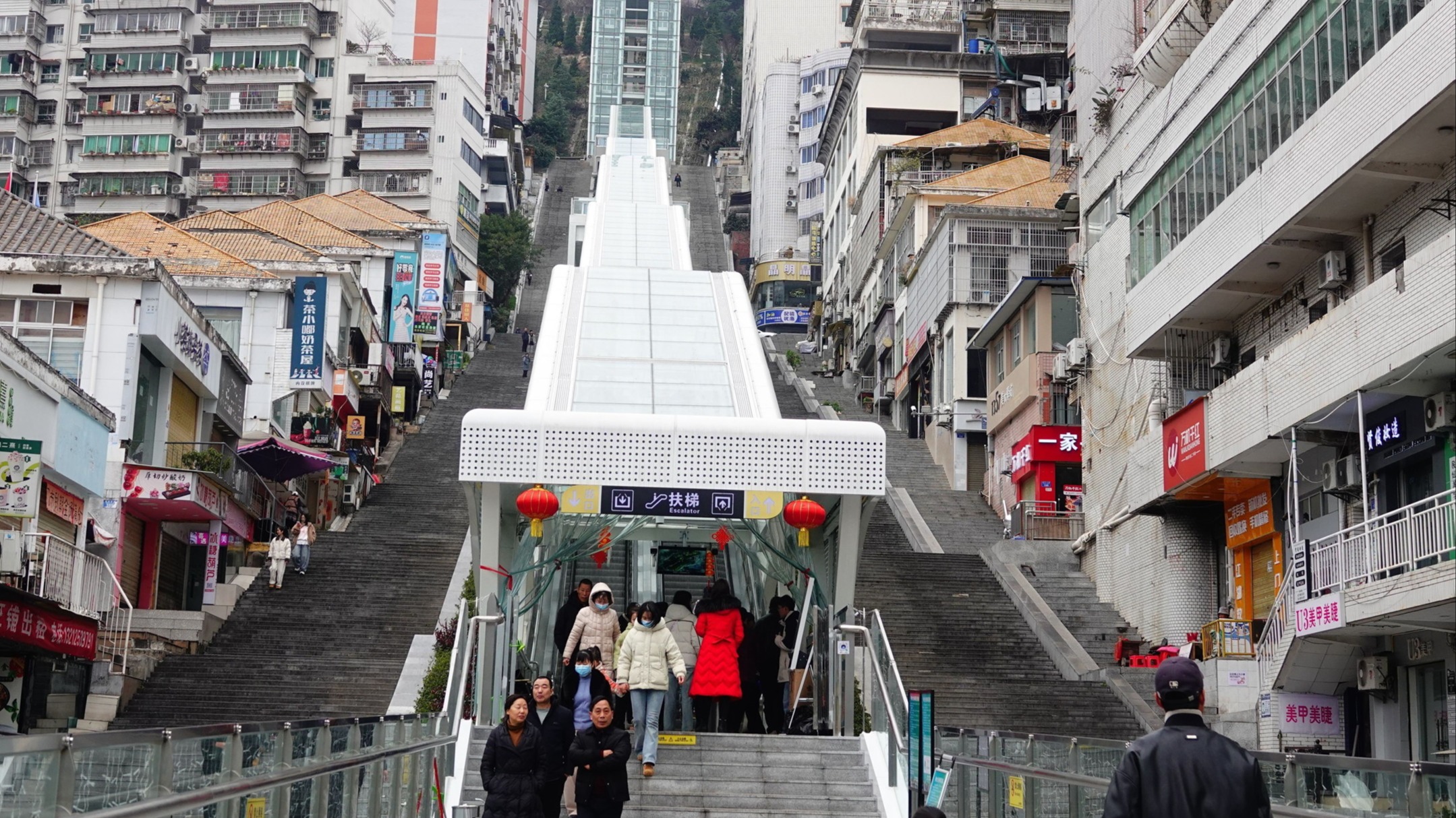 d1e00ek4ebabms.cloudfront.net image