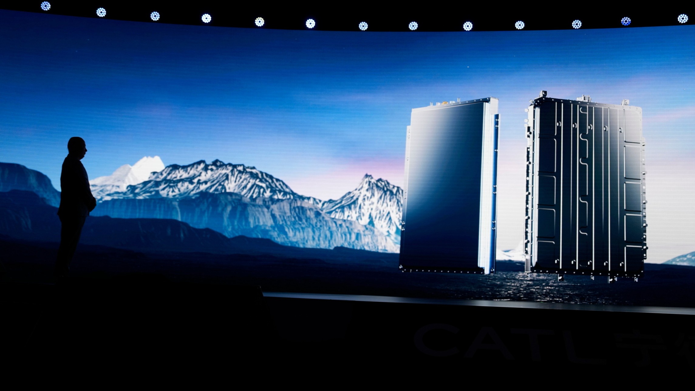 d1e00ek4ebabms.cloudfront.net image