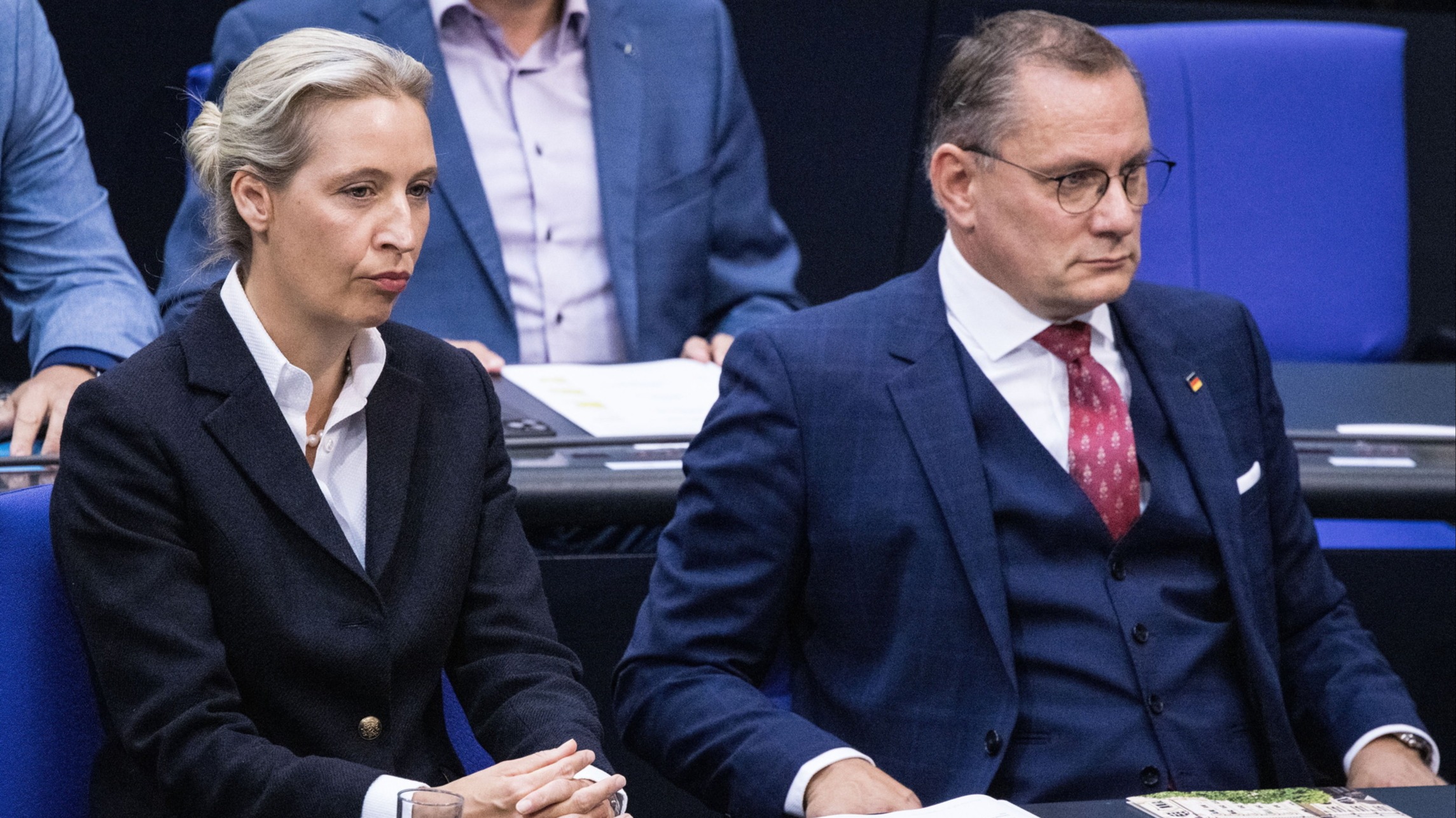 d1e00ek4ebabms.cloudfront.net image