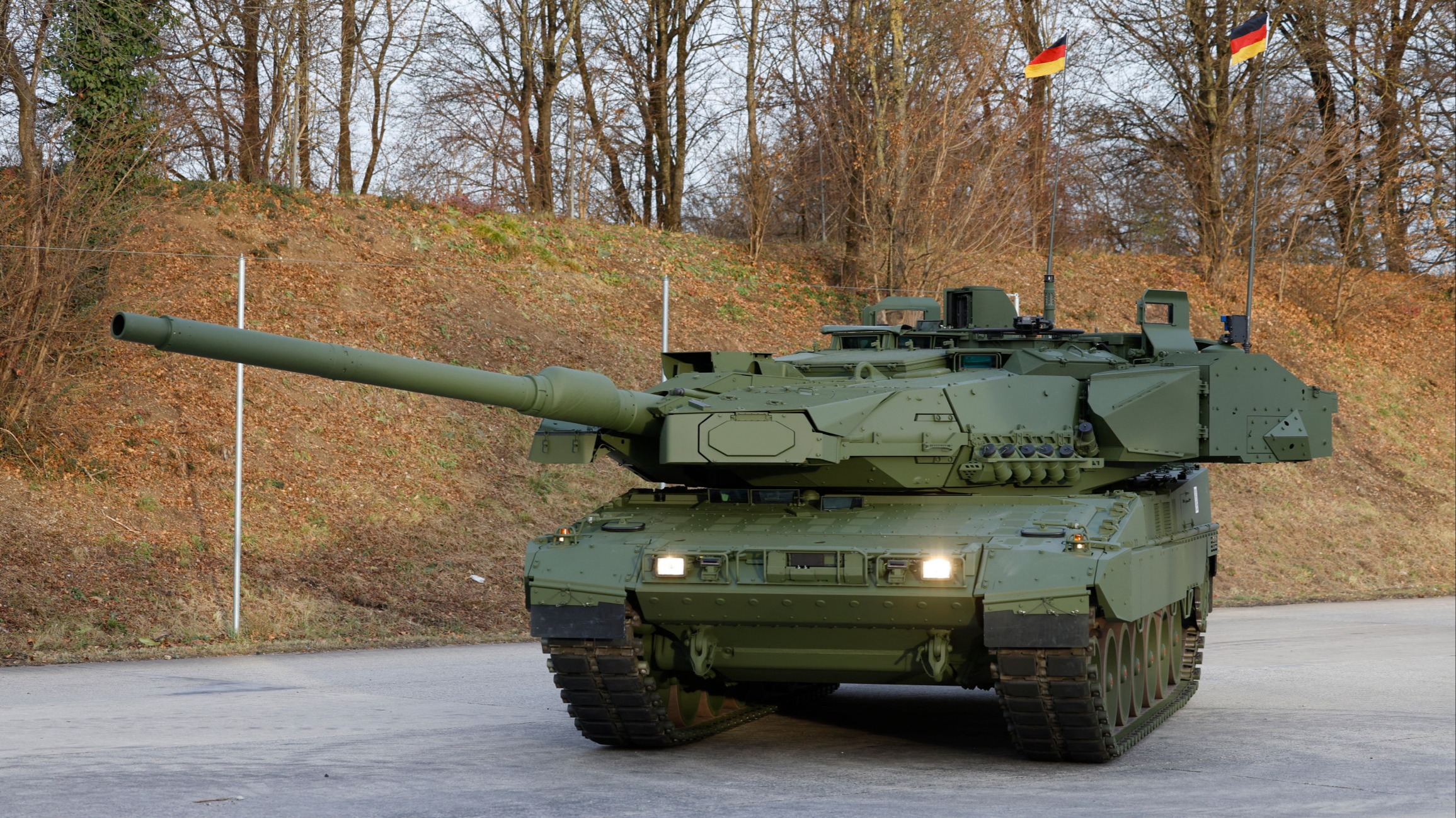 d1e00ek4ebabms.cloudfront.net image