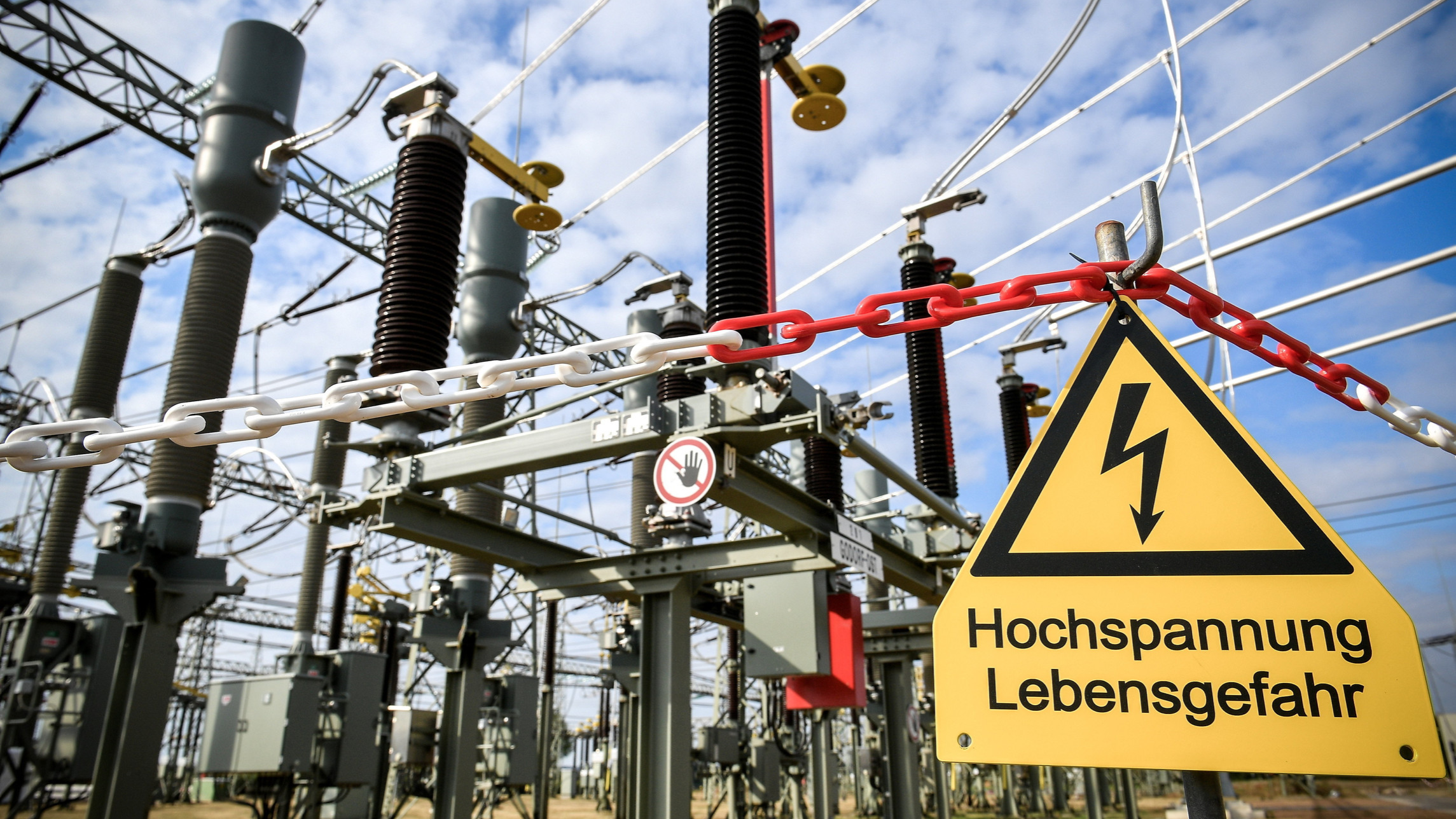 Germany faces prospect of slashing energy exports, grid operator warns