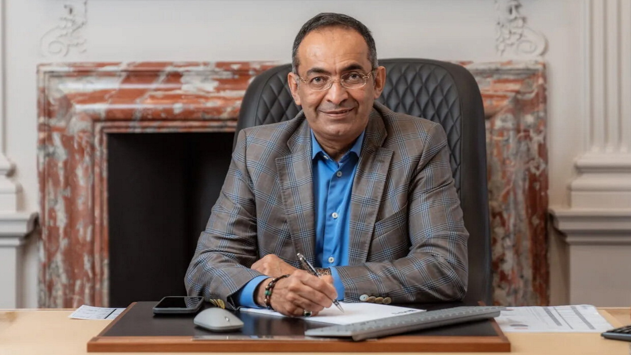 d1e00ek4ebabms.cloudfront.net image